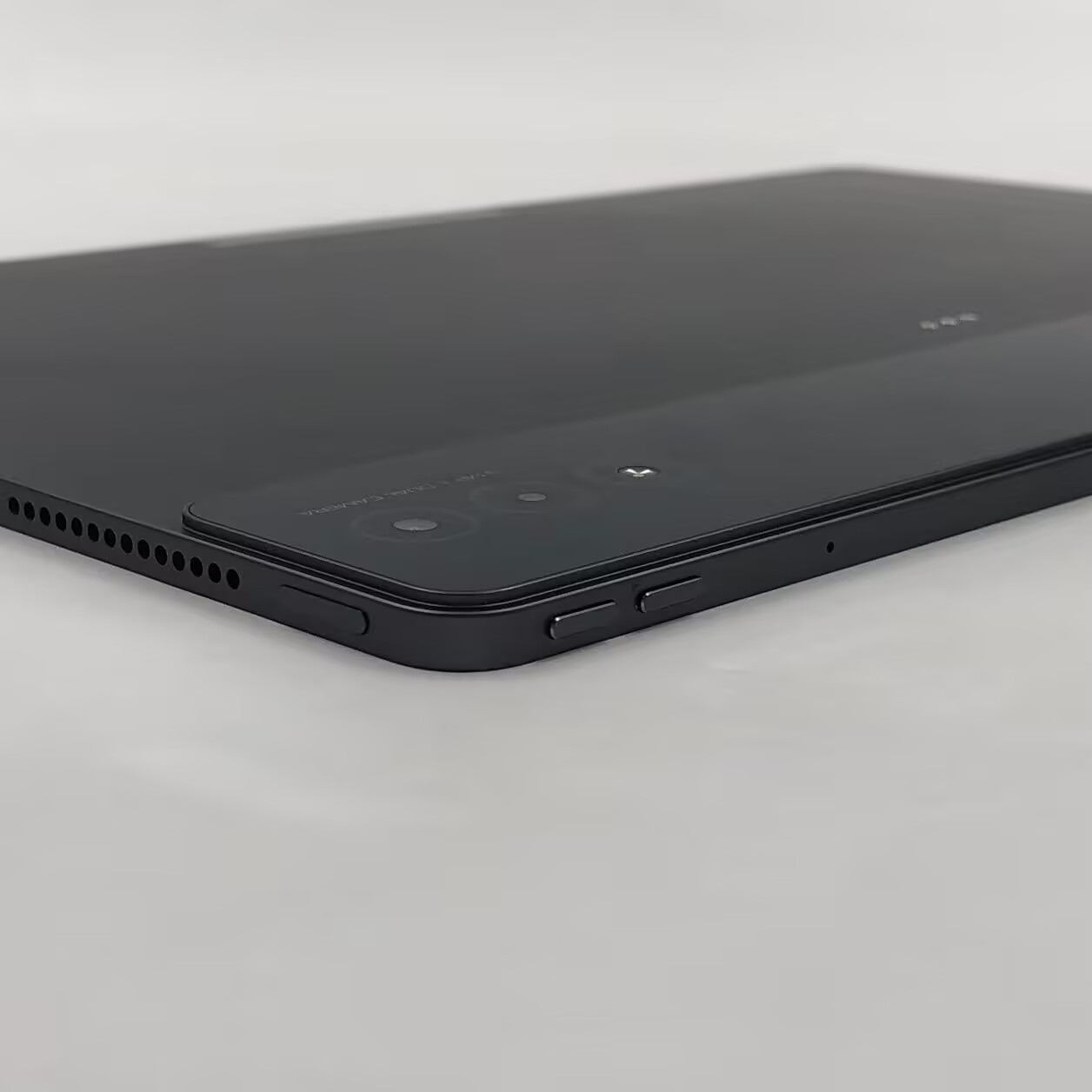 Lenovo Tab Extreme/Lenovo Legion Y900 14.5”13MP Mediatek Dimensity 9000 12300mAh
