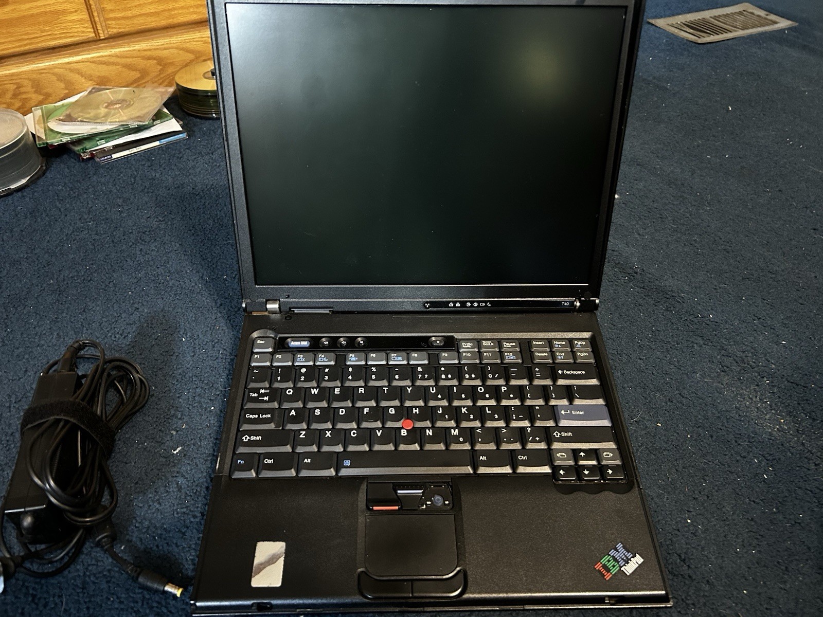 IBM THINKPAD T40 INTEL PENTIUM PROCESSOR LAPTOP WITH DOCK AND AC ADAPTER