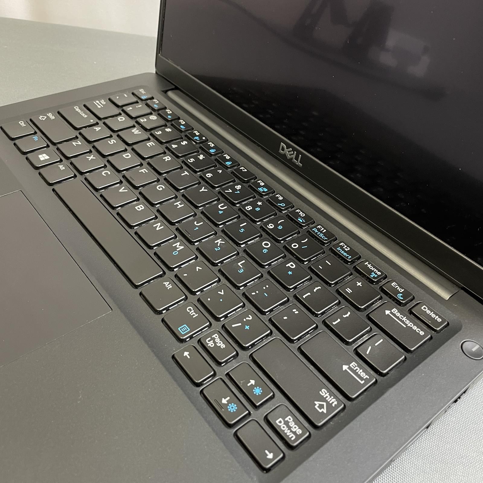 Dell Latitude 7390 FHD Touch, Core i5-8350U, 8GB RAM, 256GB NVMe | #2329 (READ)
