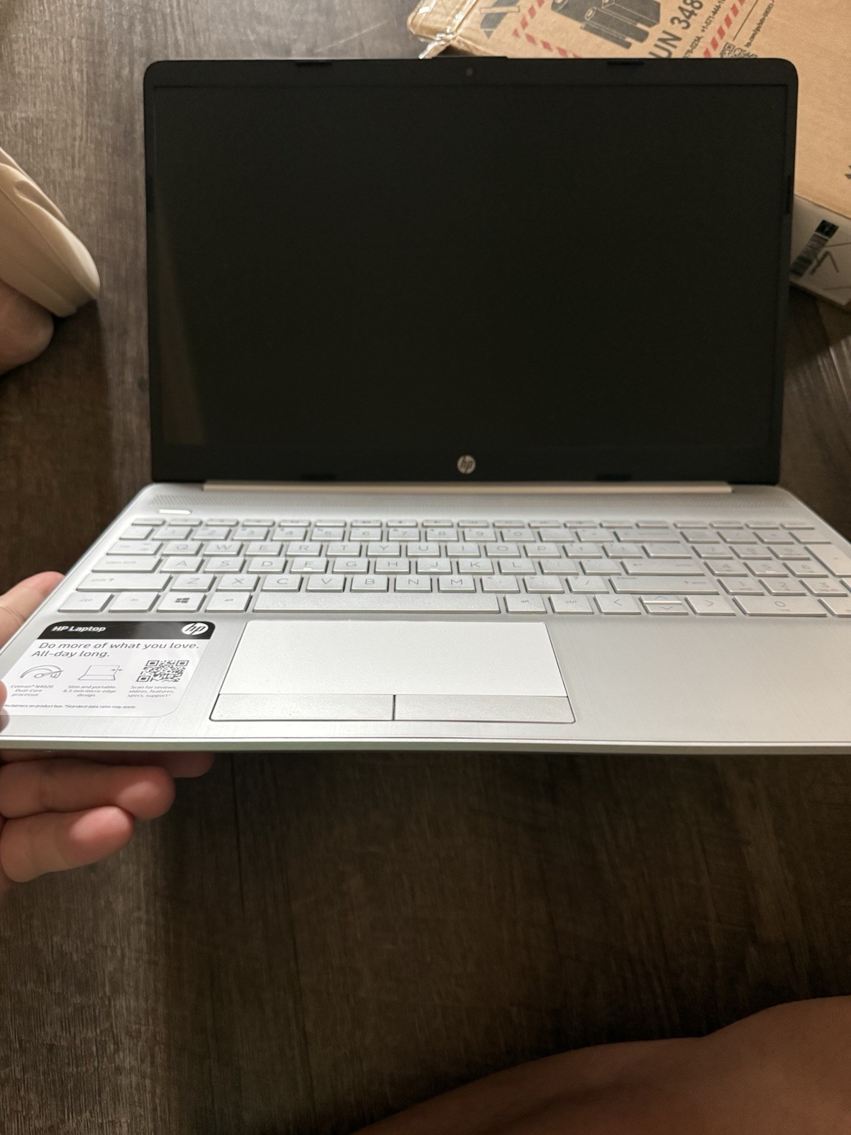 HP 15-DW1032nr laptop computer Intel 1.1Ghz Celeron N4020 4GB RAM 1TB HDD