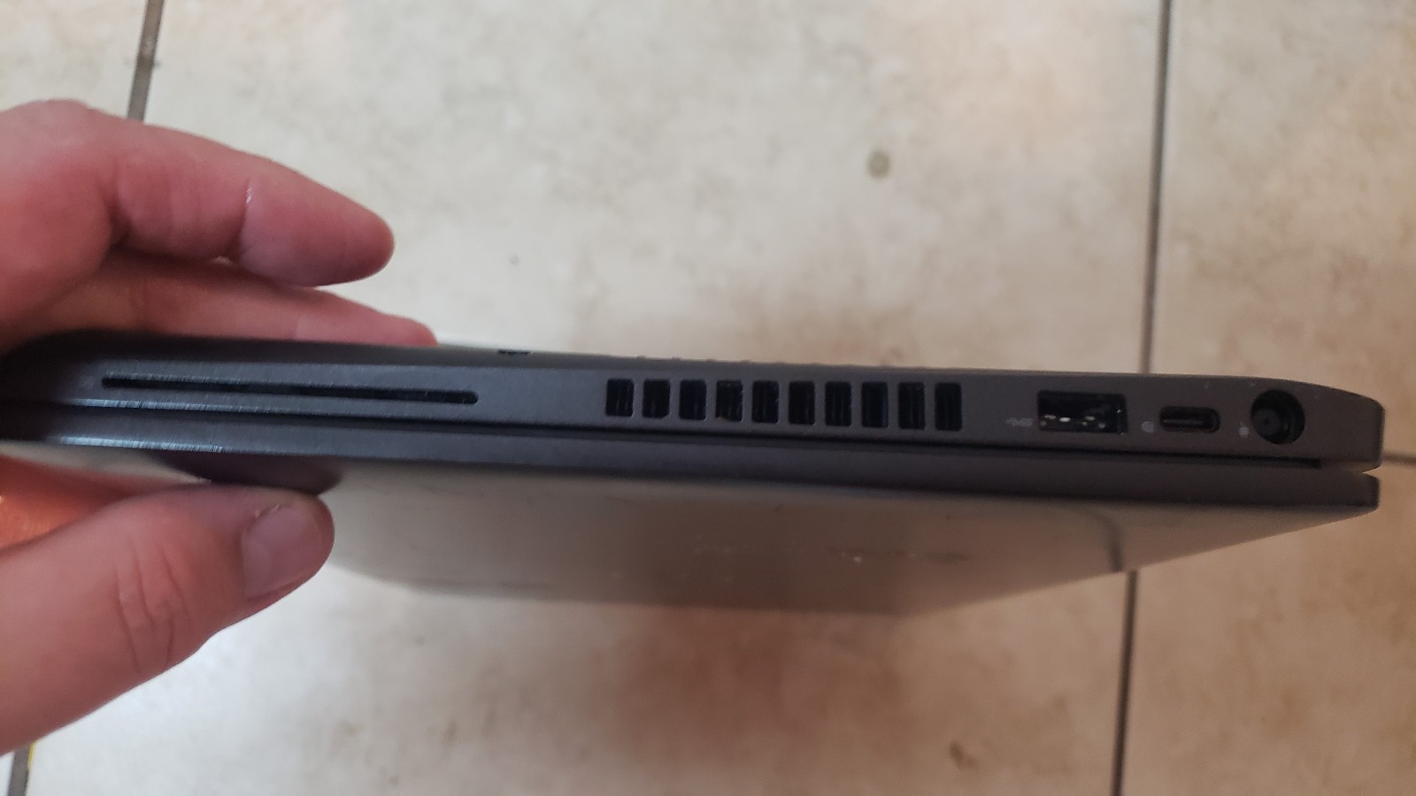 Dell Latitude 5400 Core i5-8365U 1.60GHz 8GB RAM No HDD/OS PARTS READ