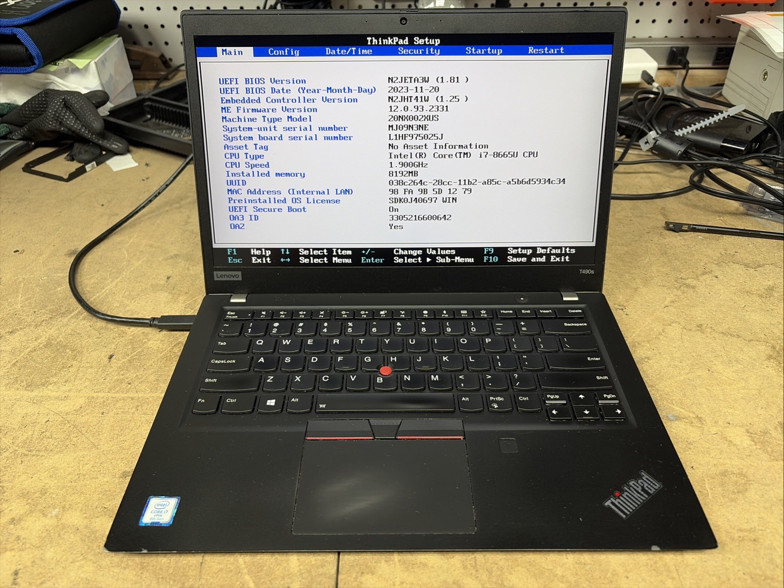 Lenovo ThinkPad T490s 14″ FHD i7-8665u 8GB RAM No OS/SSD
