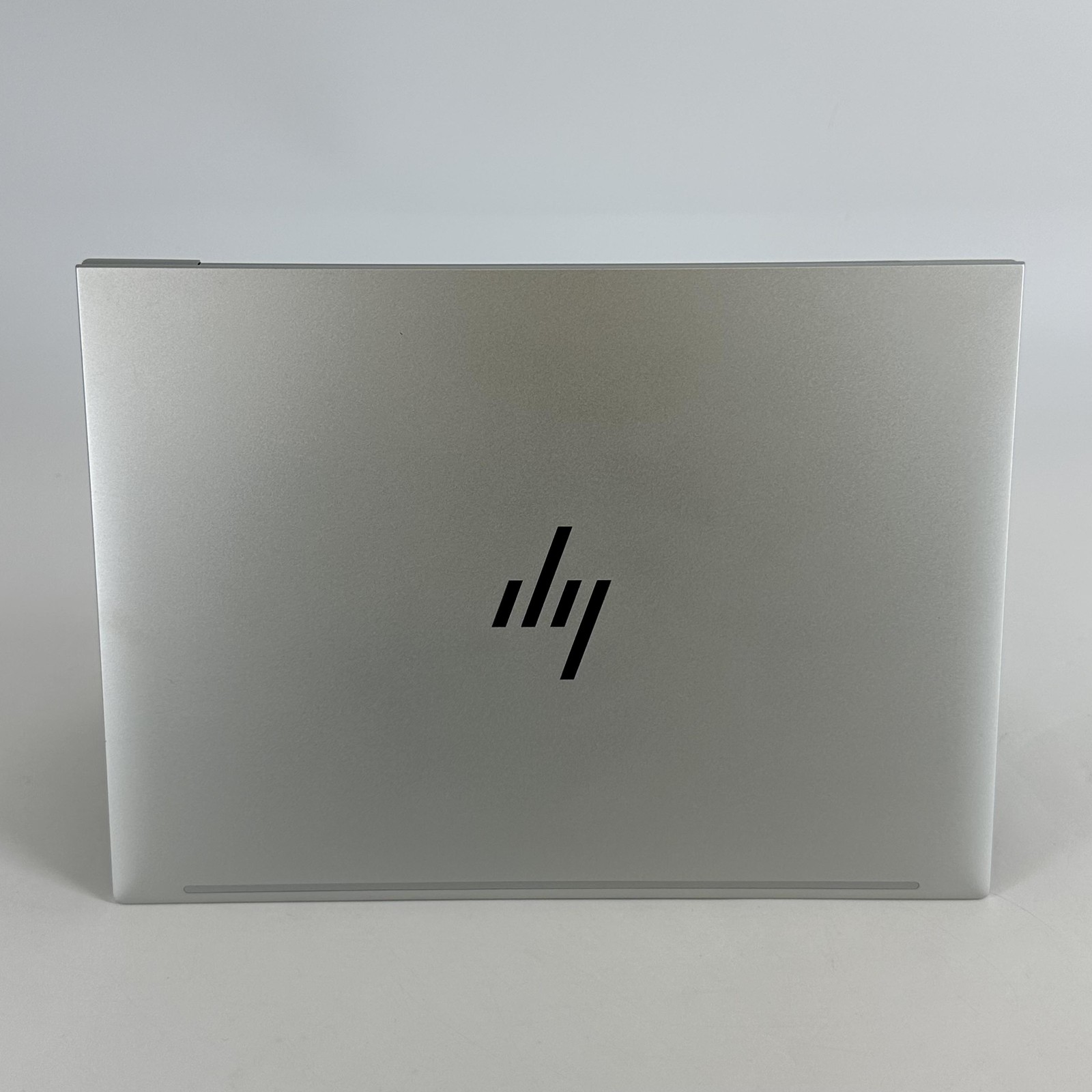 HP Elitebook 835 G9 13.3 Silver FHD+ 2.7 GHz Ryzen 7 PRO 6850U 16GB 512GB SSD