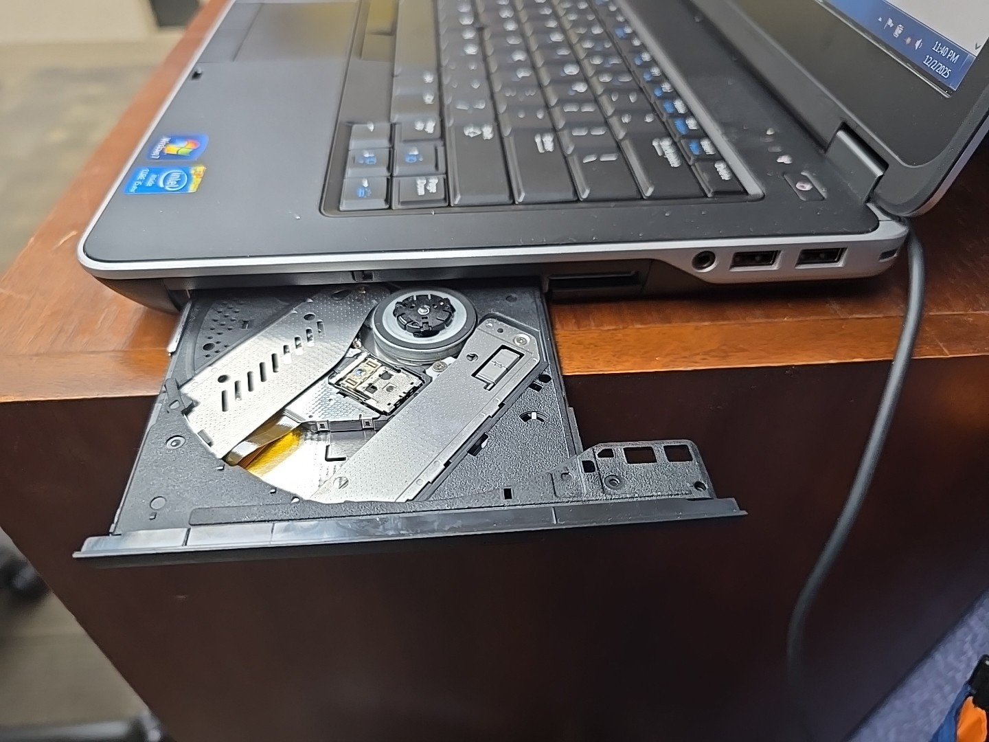 Dell Latitude E6440 14″ HD (Intel Core i5-4310M, 4GB RAM, 320GB HDD) Laptop W10