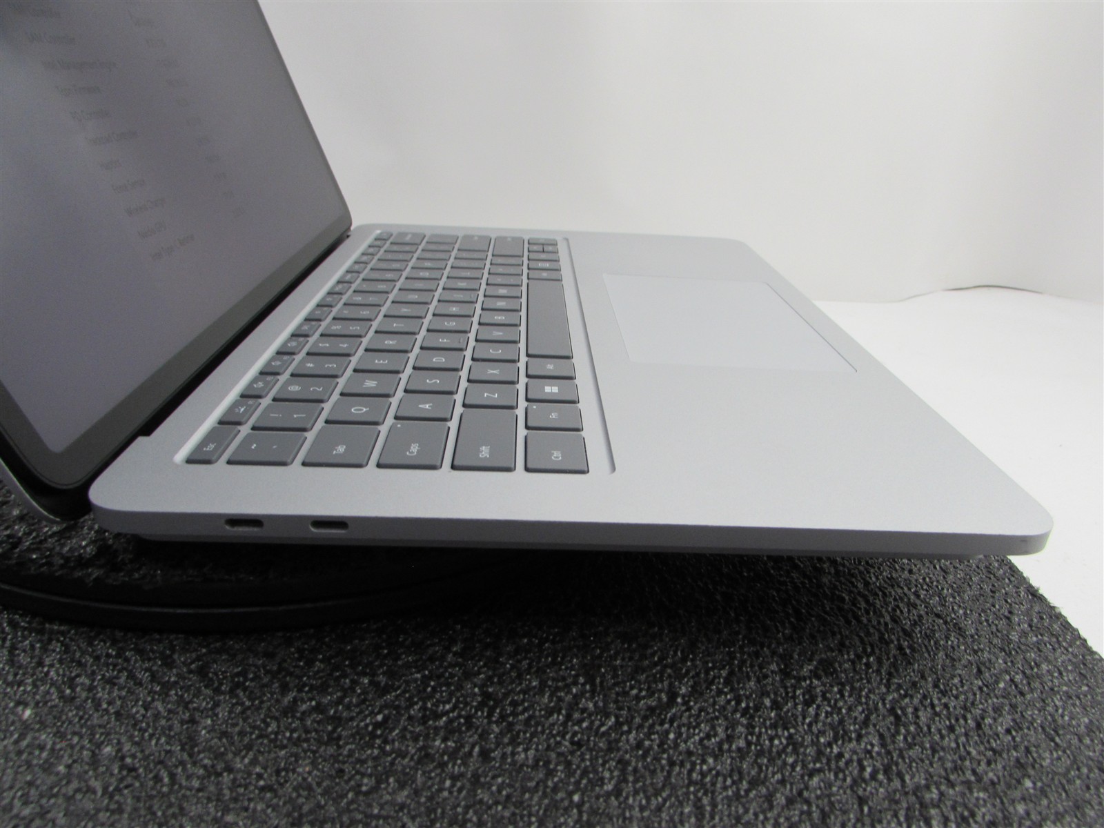 Microsoft Surface Laptop Studio 1964 i7-11370H 1TB SSD 32GB RTX A2000 *No A/C*