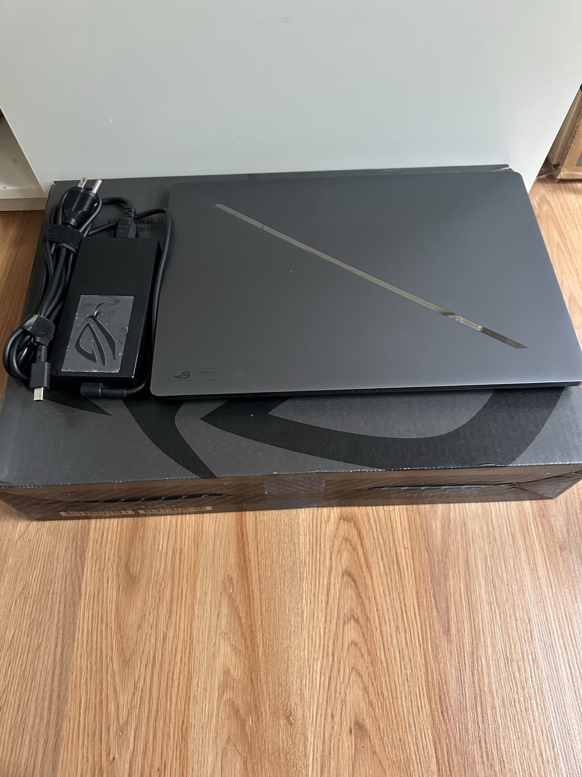 ASUS ROG Zephyrus GU605MI 16in Core Ultra 9 RTX 4070 16GB 1TB Win11