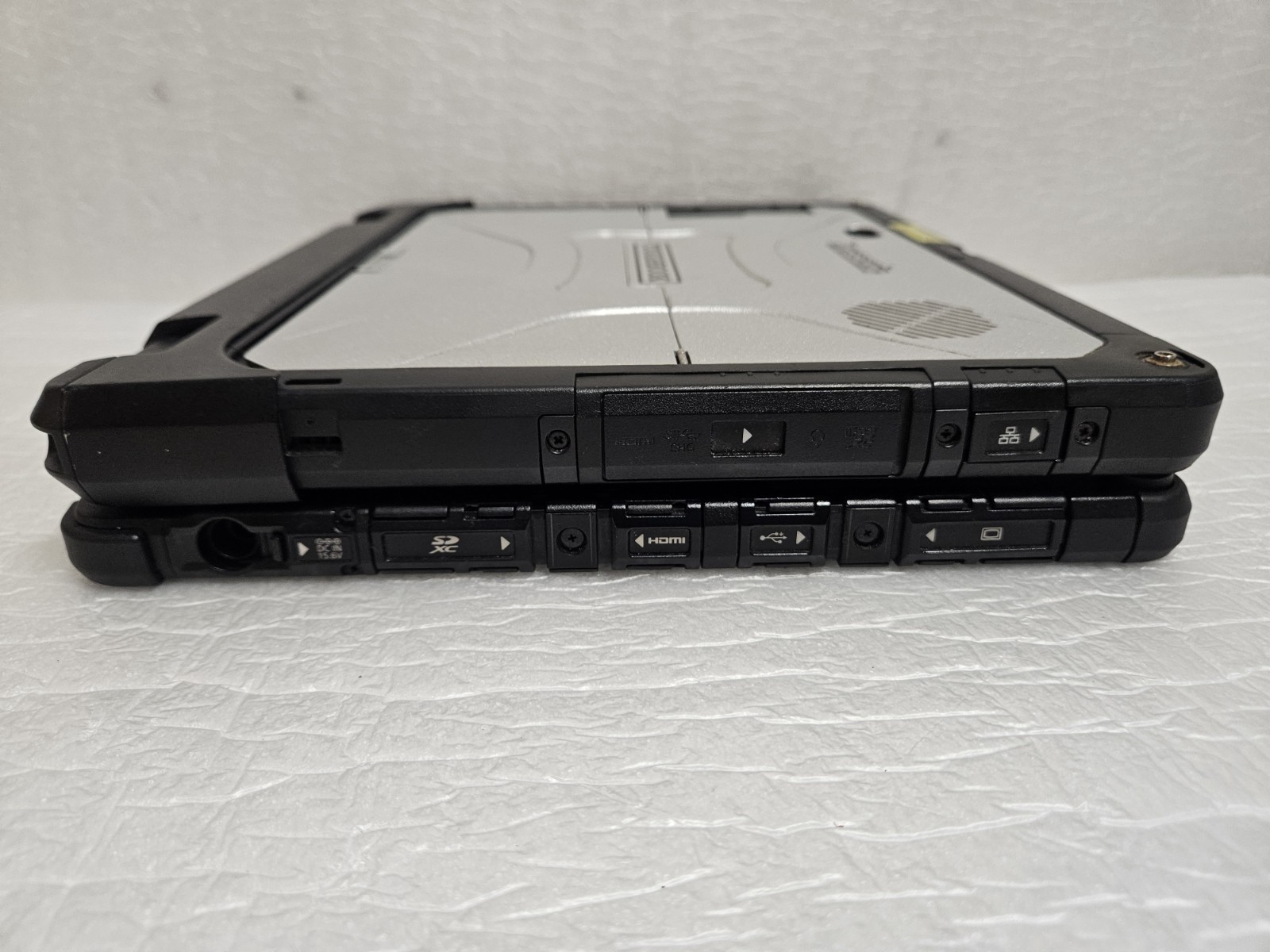 Panasonic Toughbook CF33 Intel I5 7600U 16GB RAM, Win11 Pro, No Hdd 0% Batt Life