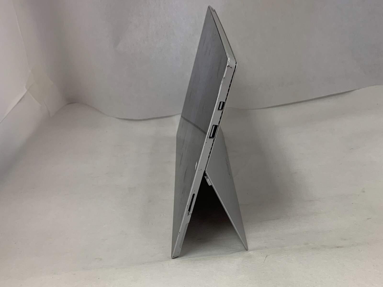 Microsoft Surface Pro 3 12″ i7-4650U 1.70GHz 8GB 256GB SSD W10P Read! For Parts