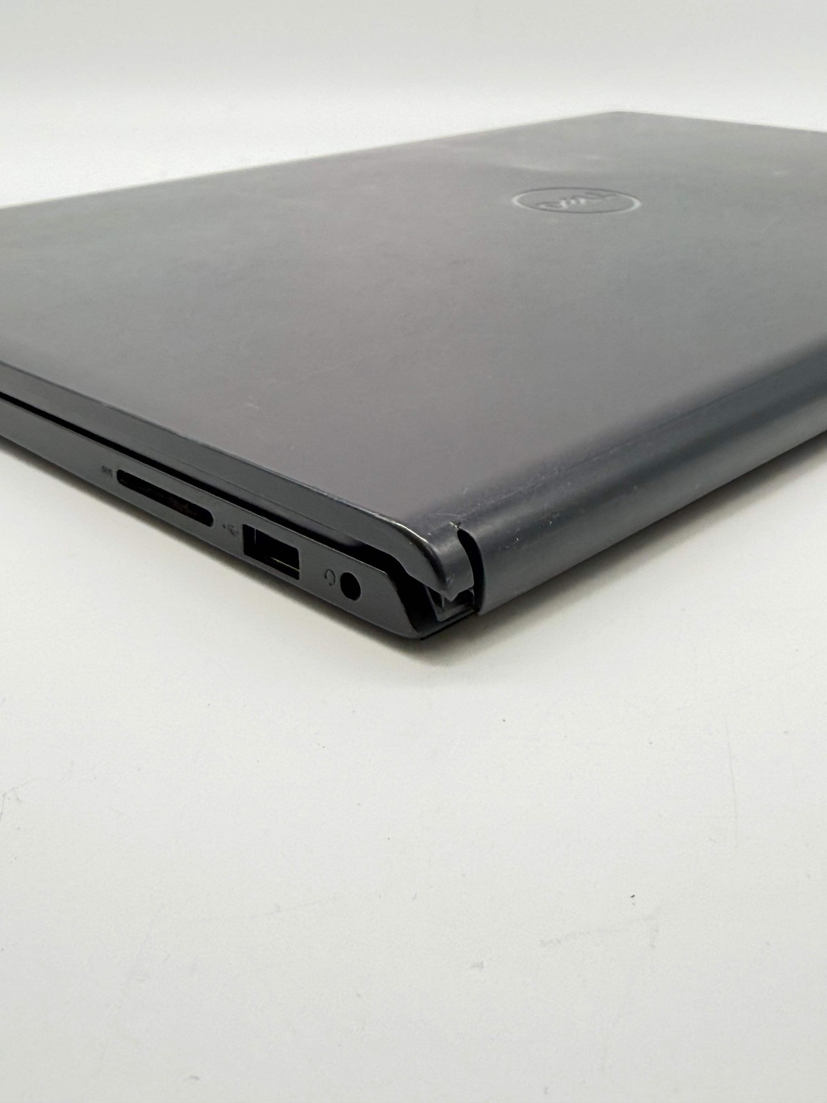 Dell Inspiron 15 3000 Intel Pentium 256GB SSD 8GB RAM 15.6″ Black