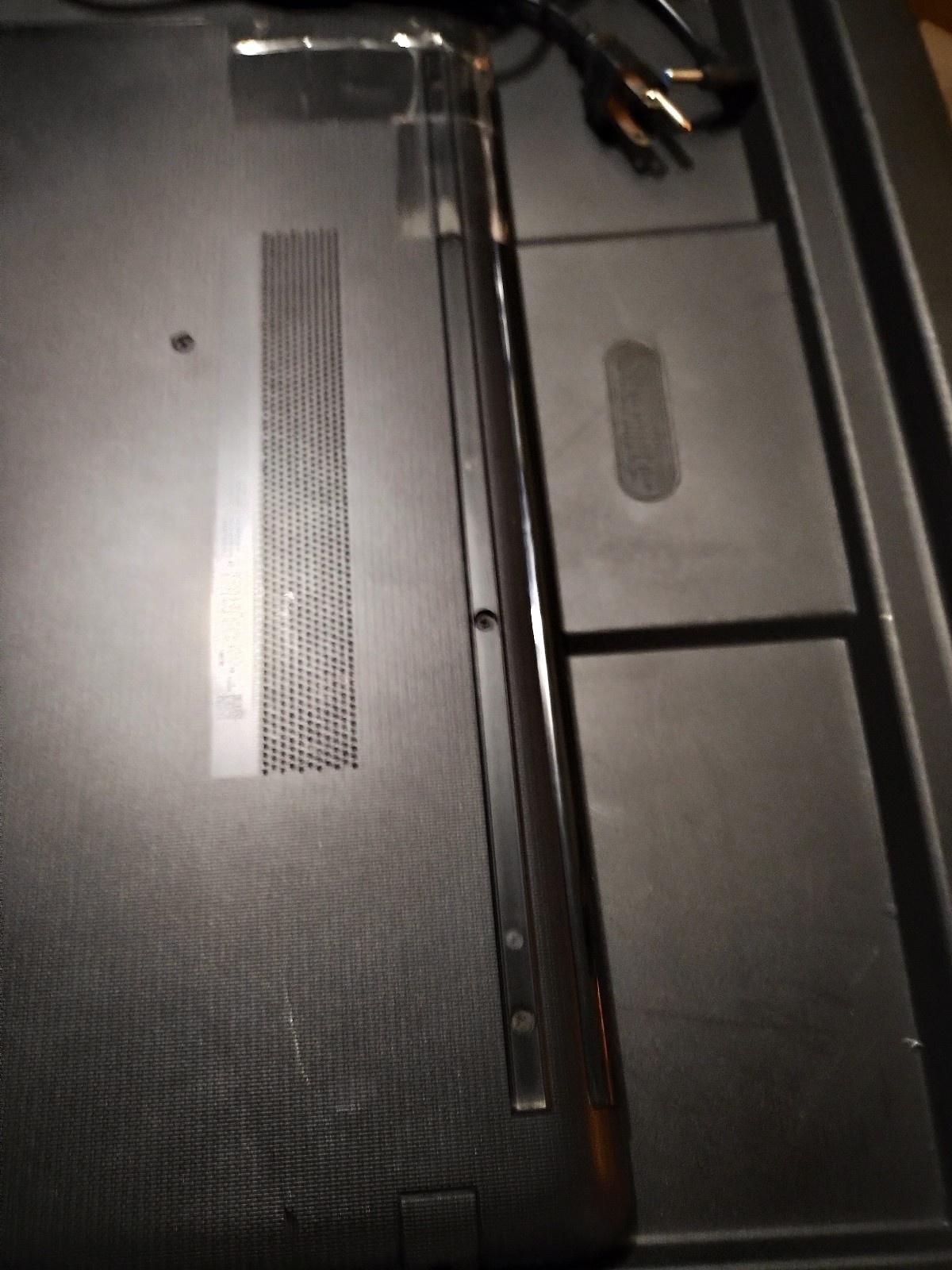 Large HP Laptop computer Model 15-db0011dx WORKING With Charger, Complete Pc