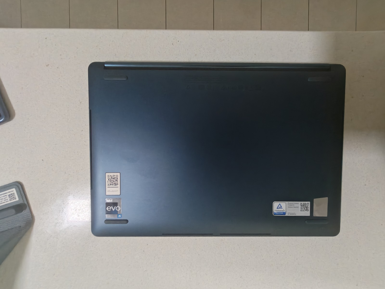 Lenovo Yoga Book 9i 13IRU8 Dual 13.3″ 2.8K OLED Touch i5-1335U 16GB 512GB Boxed