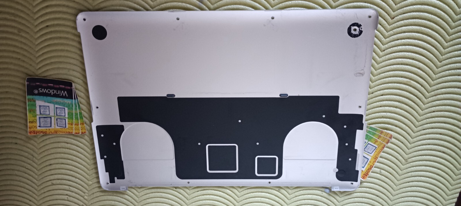 APPLE MACBOOK PRO 15 15″ A1286 COVER BOTTOM CAP