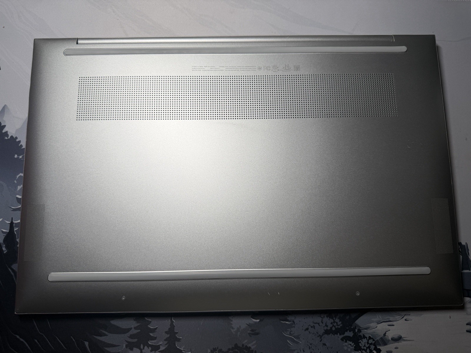 HP ENVY Laptop 17m-ch1013dx FHD Touchscreen Intel i7-1195G7 16GB 512GB SSD Win11
