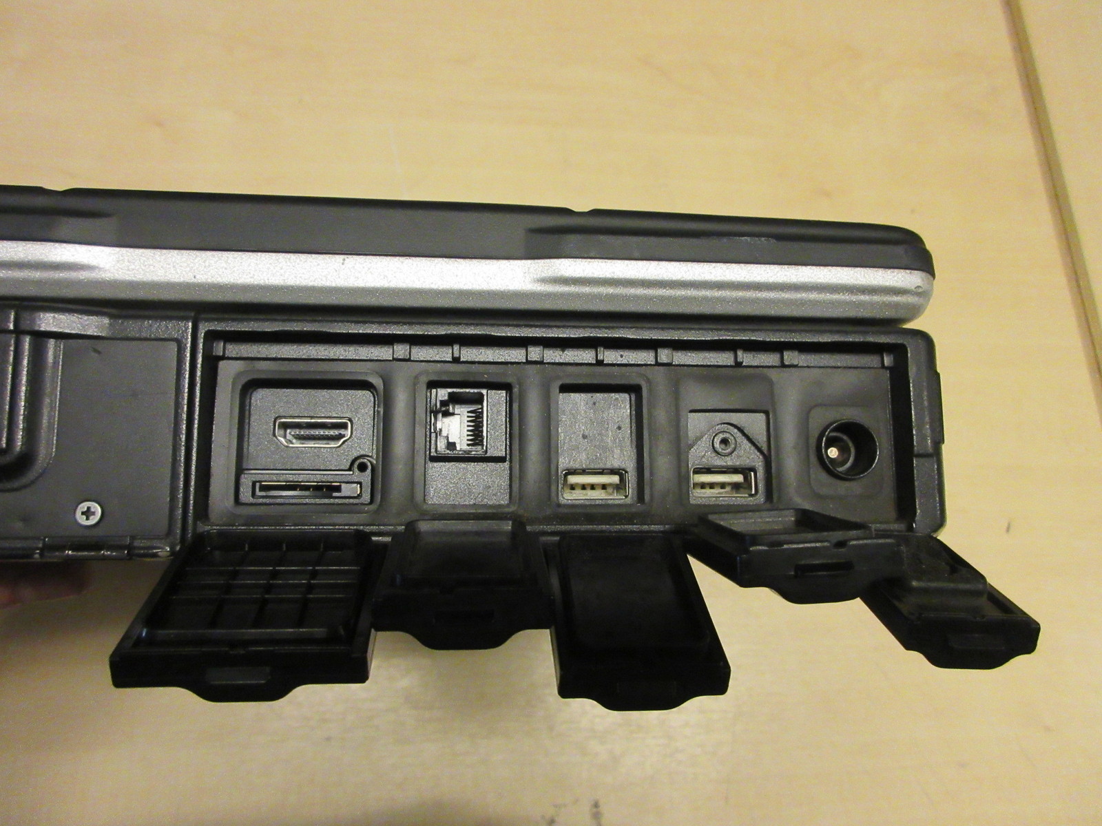 PANASONIC CF-31 CF-31HTB15FF MK1 Rugged Toughbook I5 2.4 4GB DDR3 TOUCHSCREEN W7