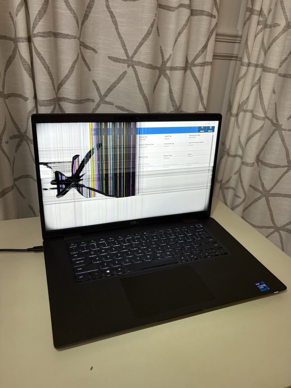 DELL LATITUDE 7520 15.6″ i7-1185G7, 16GB RAM, **NO SSD, BROKEN SCREEN**