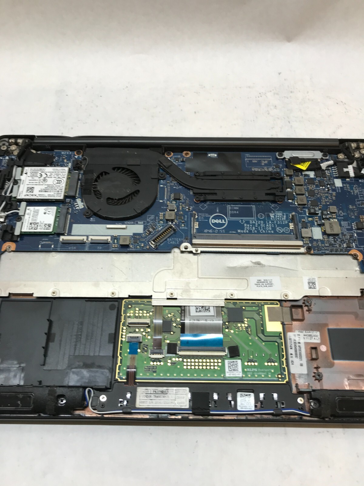 Dell Latitude 7290 12″ Unknown Intel Processor NO RAM For Parts NO POWER! – -DW