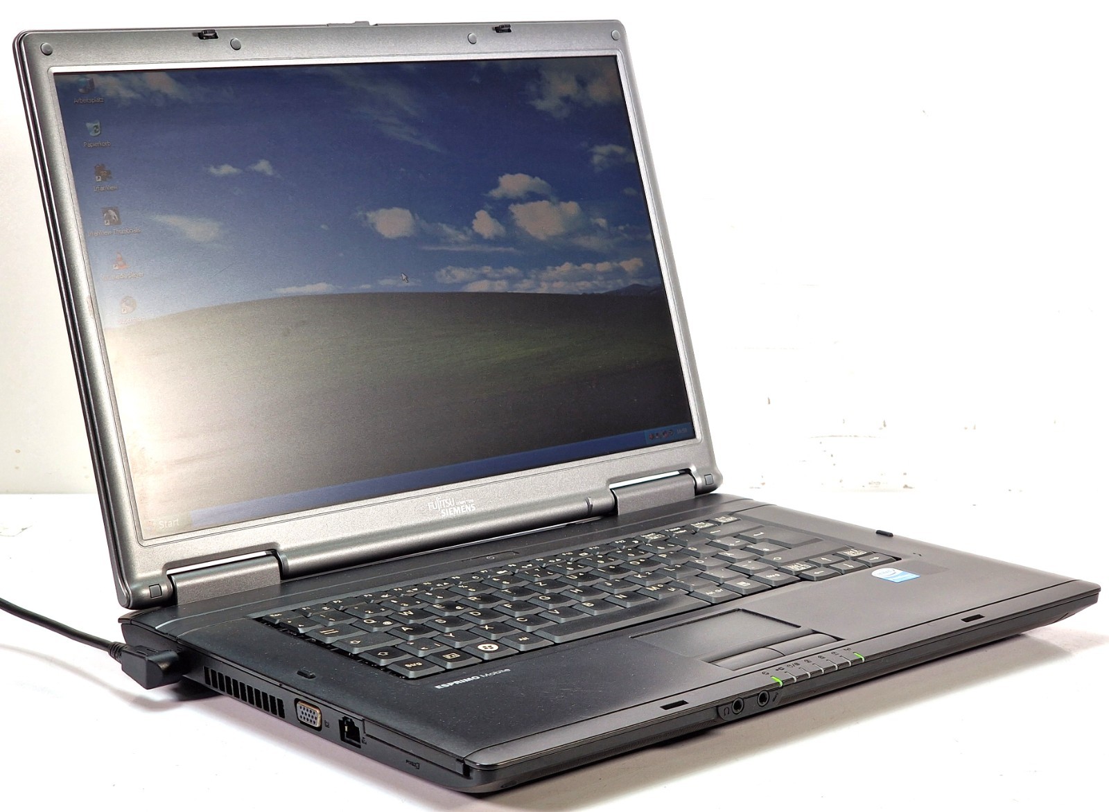 Fujitsu Siemens Esprimo Mobile V5535 Laptop T2370 Windows XP 2GB 80GB 15.4″ VGA