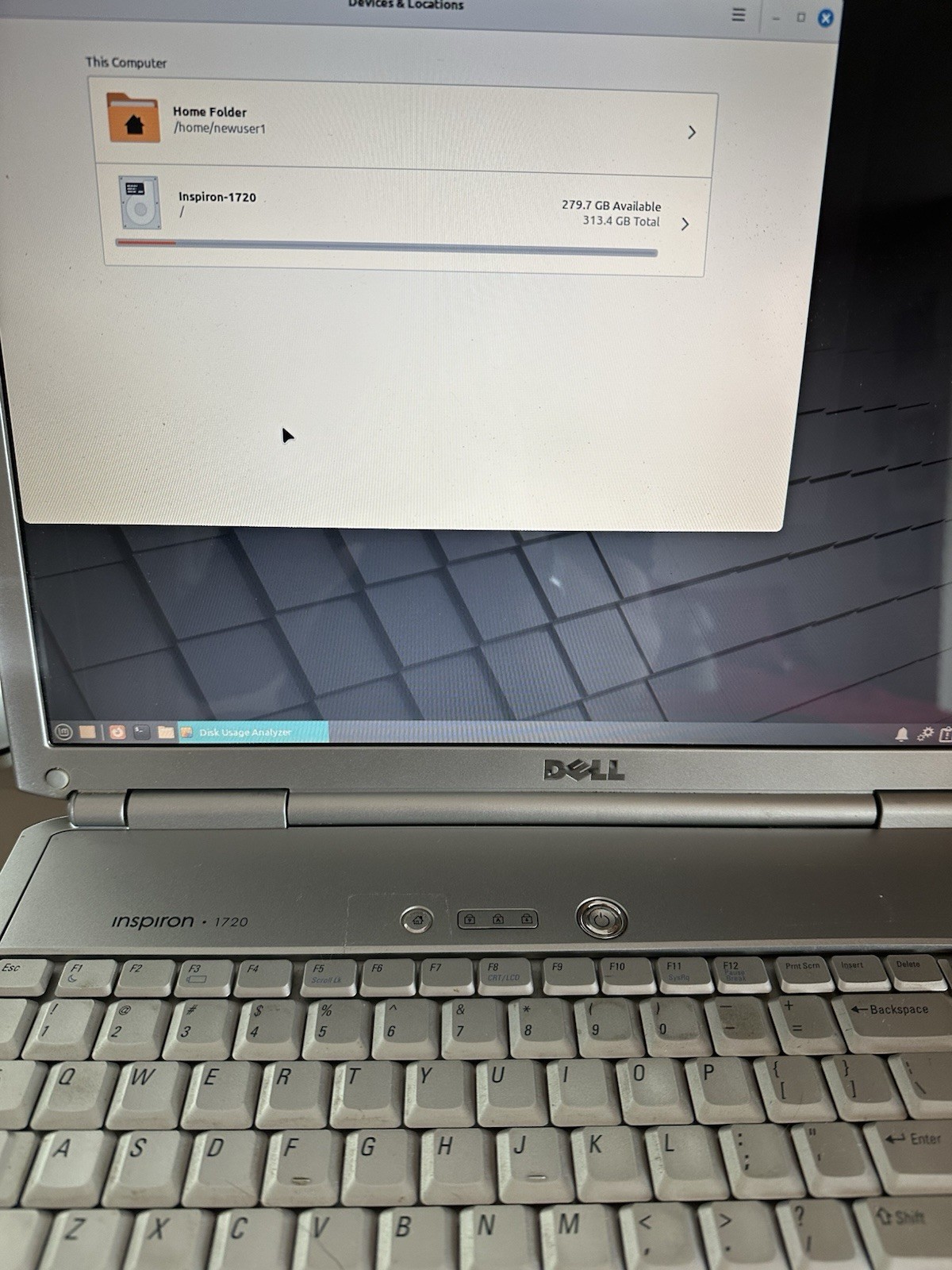 dell inspiron 1720 laptop 320 /2GB Linux Mint OS 21.3. Works. READ.