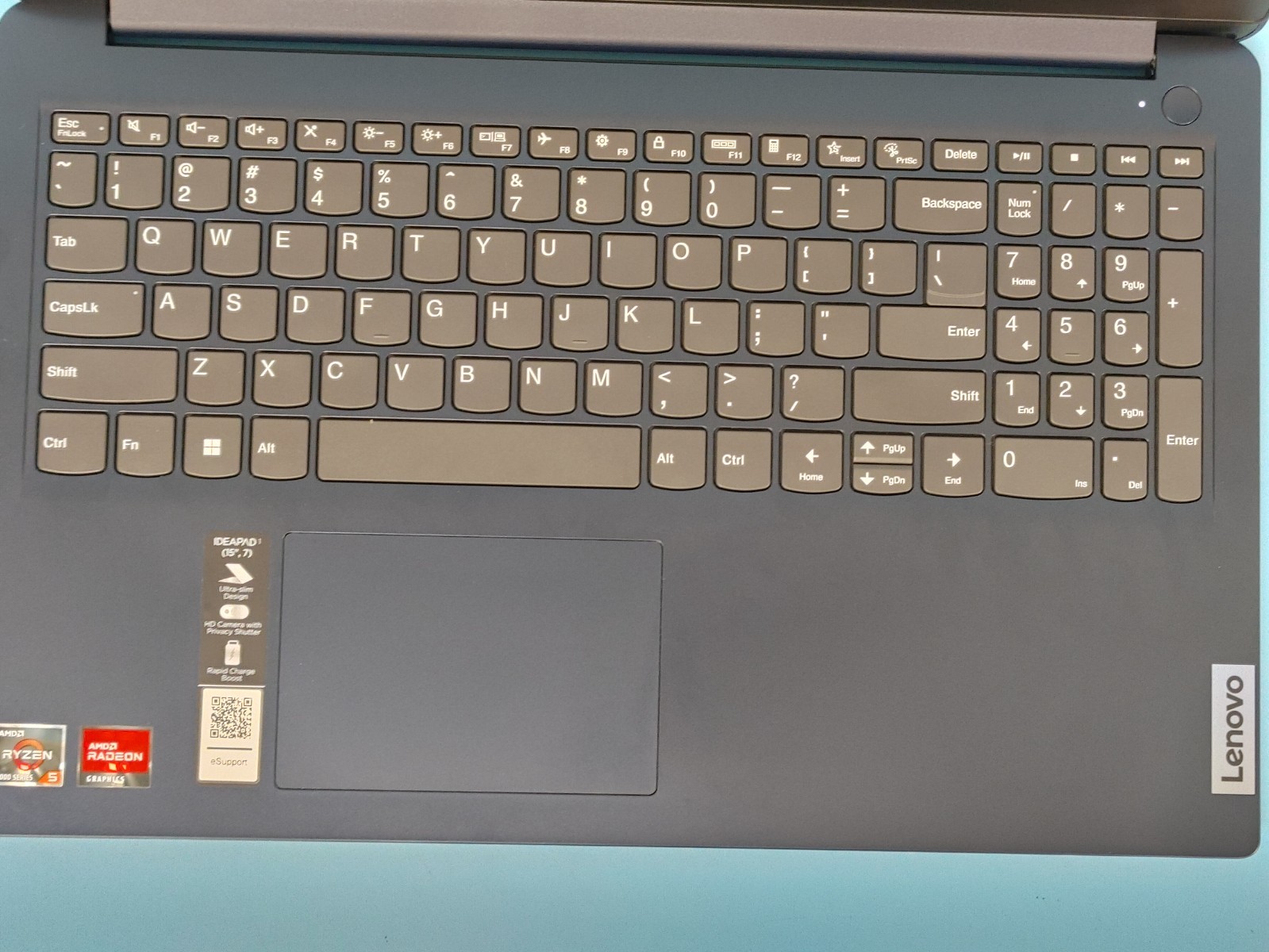 Lenovo IdeaPad 1 15AMN7 15.6″ Ryzen 5 7520U 2.8GHz 8GB DDR5 256GB SSD