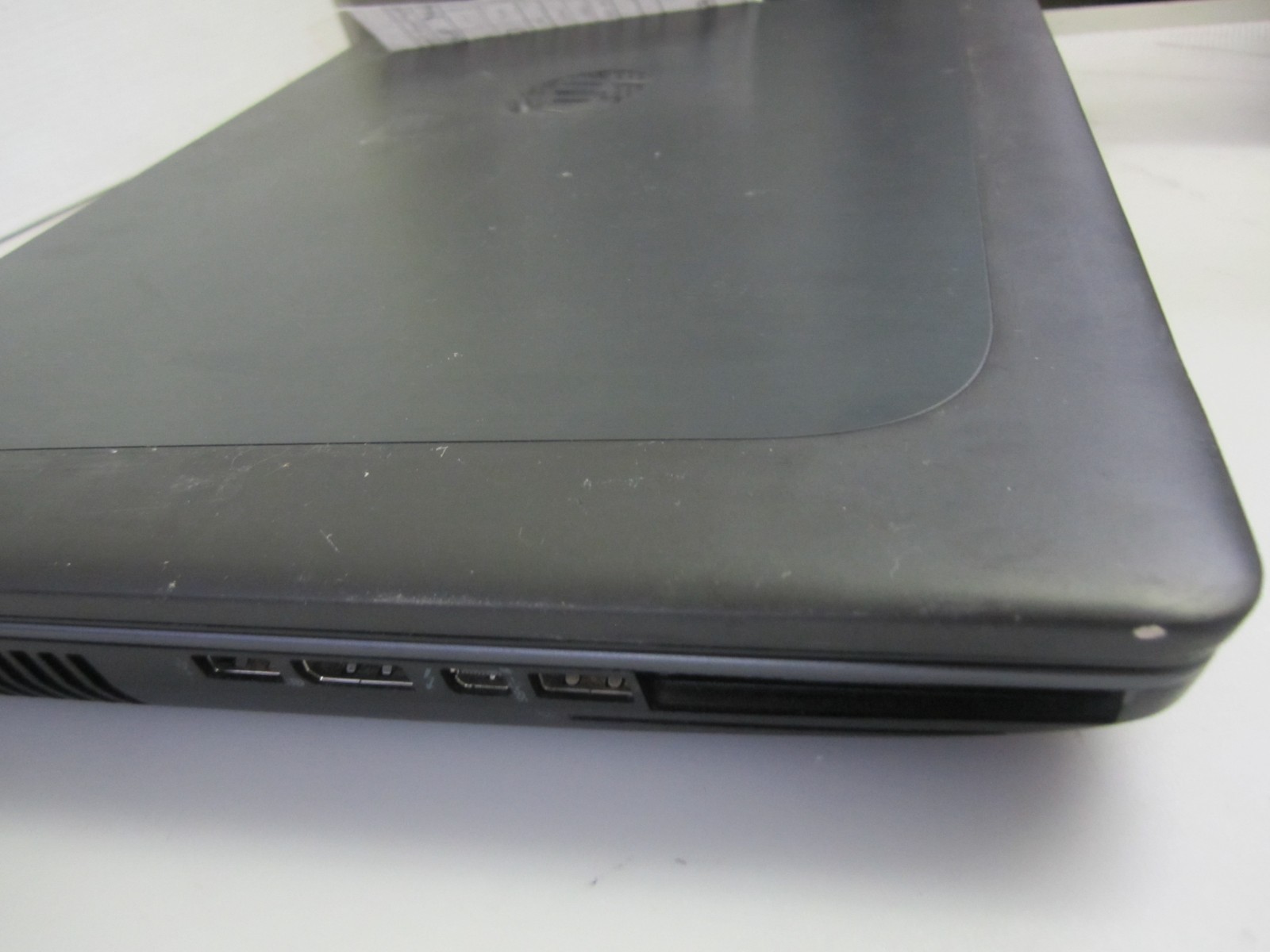 HP ZBook 17 G2 i5-4310M 2.70GHz 16GB 256GB LAPTOP NO OS/BTRY READ DESCRIPTION