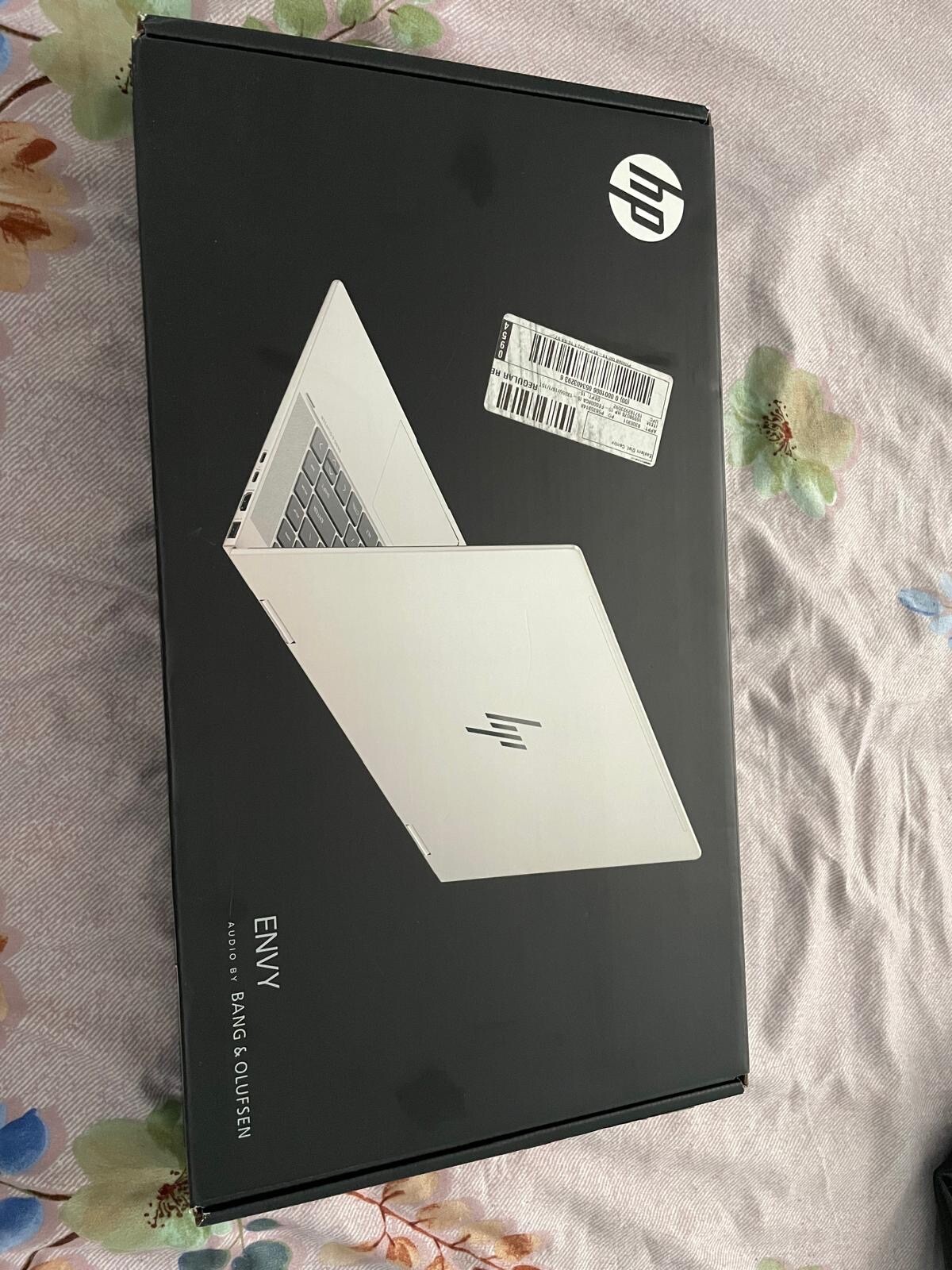 Hp high tech laptop with touchscreen and stylus included no extra charges