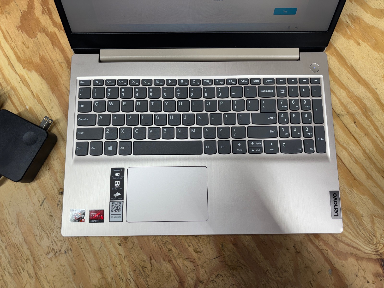 Lenovo IdeaPad 3 15ADA05 15.6″ FHD Ryzen 5 3500U 8GB 256GB SSD Windows 11 Home