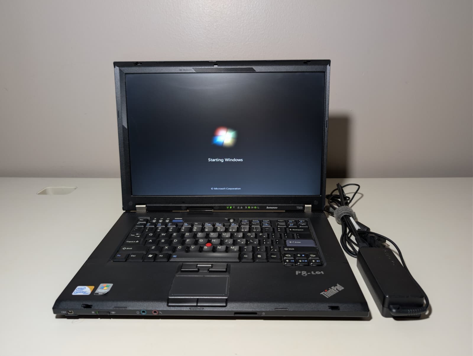 Lenovo ThinkPad T500 | C2D P8400 3GB RAM 320GB HDD | DVD AMD Win 7 Pro 32-Bit