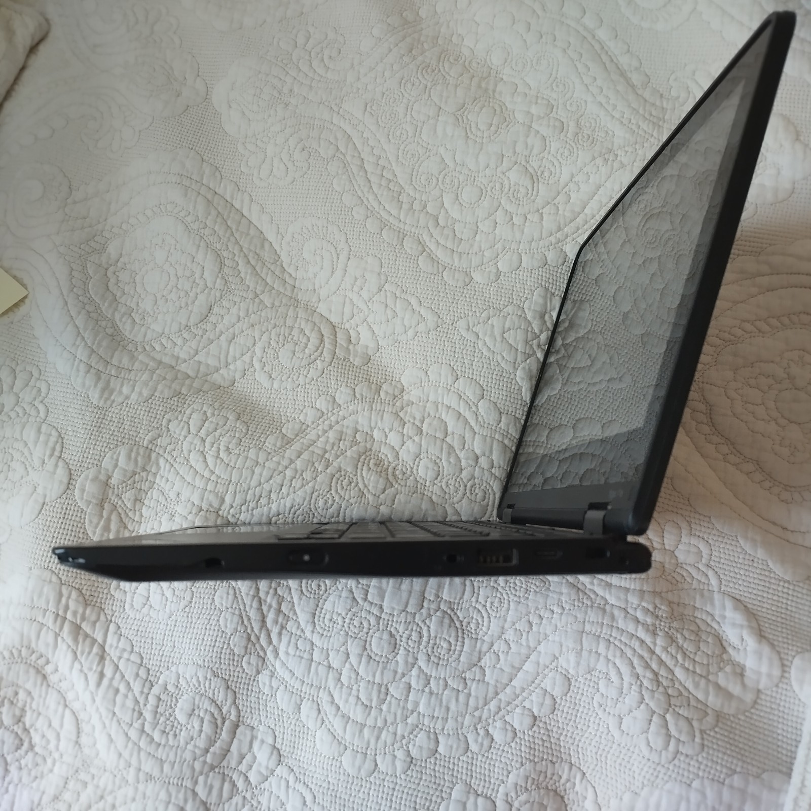 Lenovo ThinkPad Yoga 11e 5th Gen Laptop – For Parts/Repair – Does Not Power On