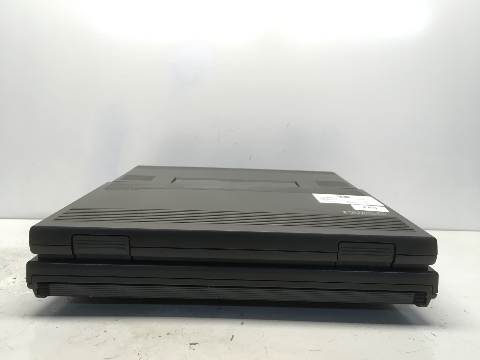 Toshiba T3200 Intel 80286 12MHz 1 MB NO HDD No Batt – SCREEN DMG – PARTS