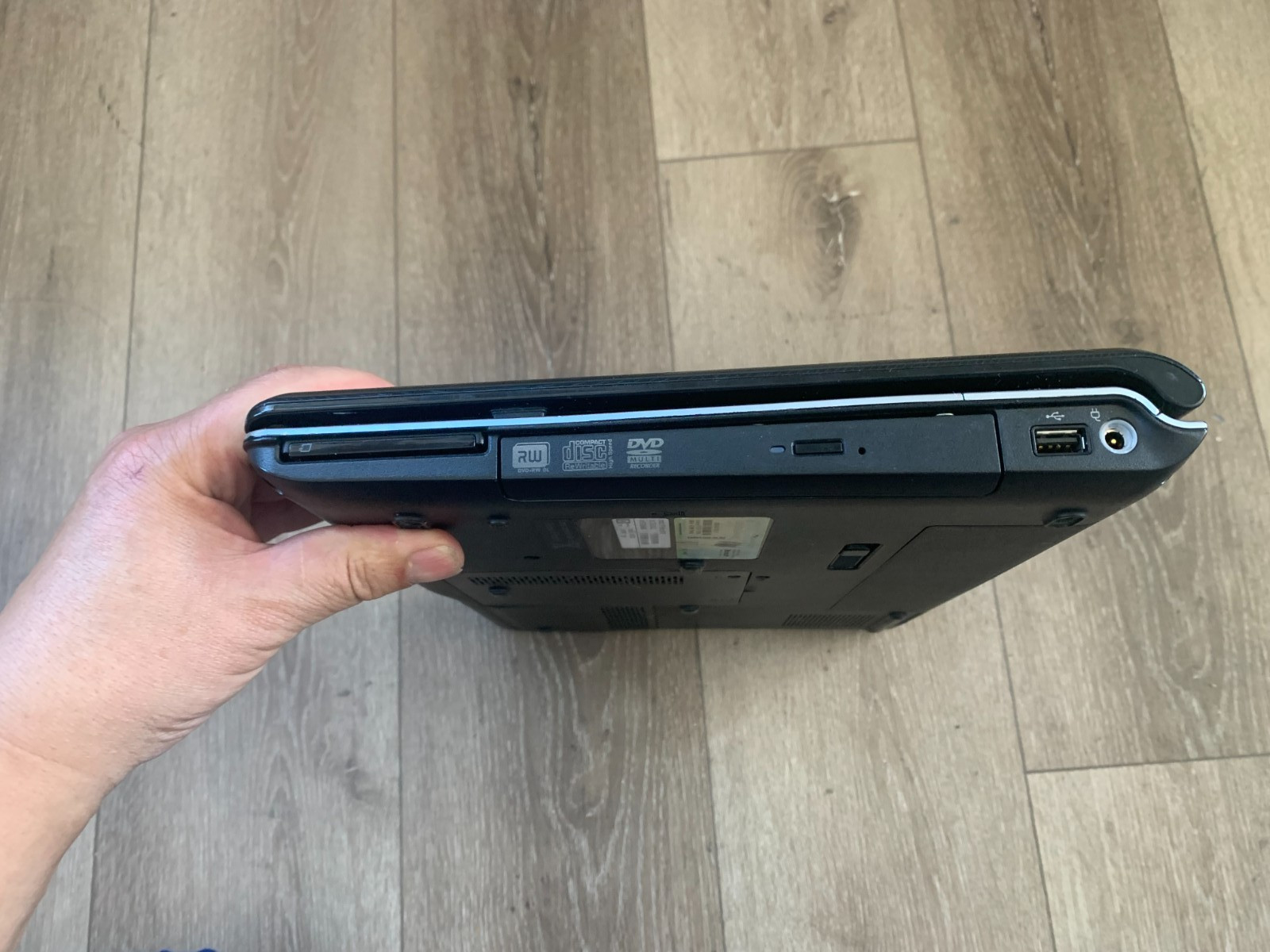 HP Pailion dv6000 15.4″ Intel Core 2 Duo T5750 2.00GHz 4GB RAM 100GB HDD Win 7