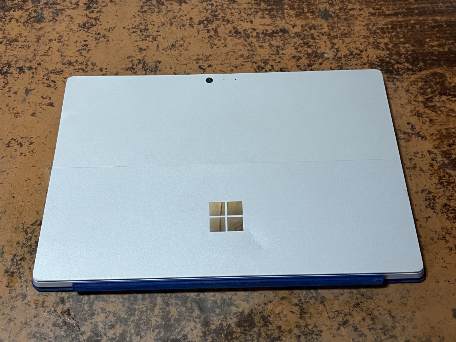Microsoft Surface Pro 4 1724 12.3″ i7-6650U 2.2GHz 16GB RAM 256GB SSD Win 11 P