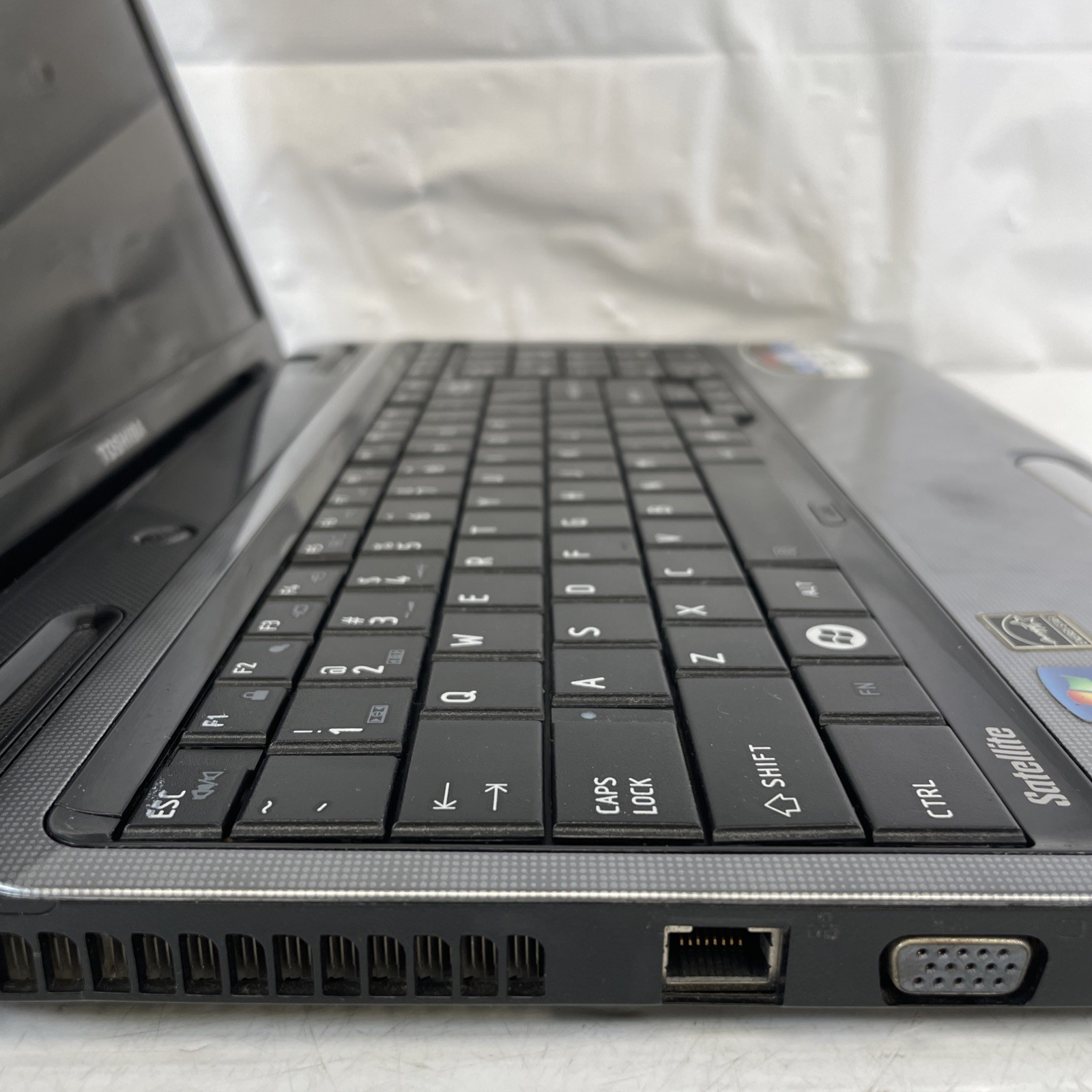 Toshiba Satellite L755-S5103 15.6″ Intel i3-2350M 2.3GHz 8GB RAM 320GB HDD Win10