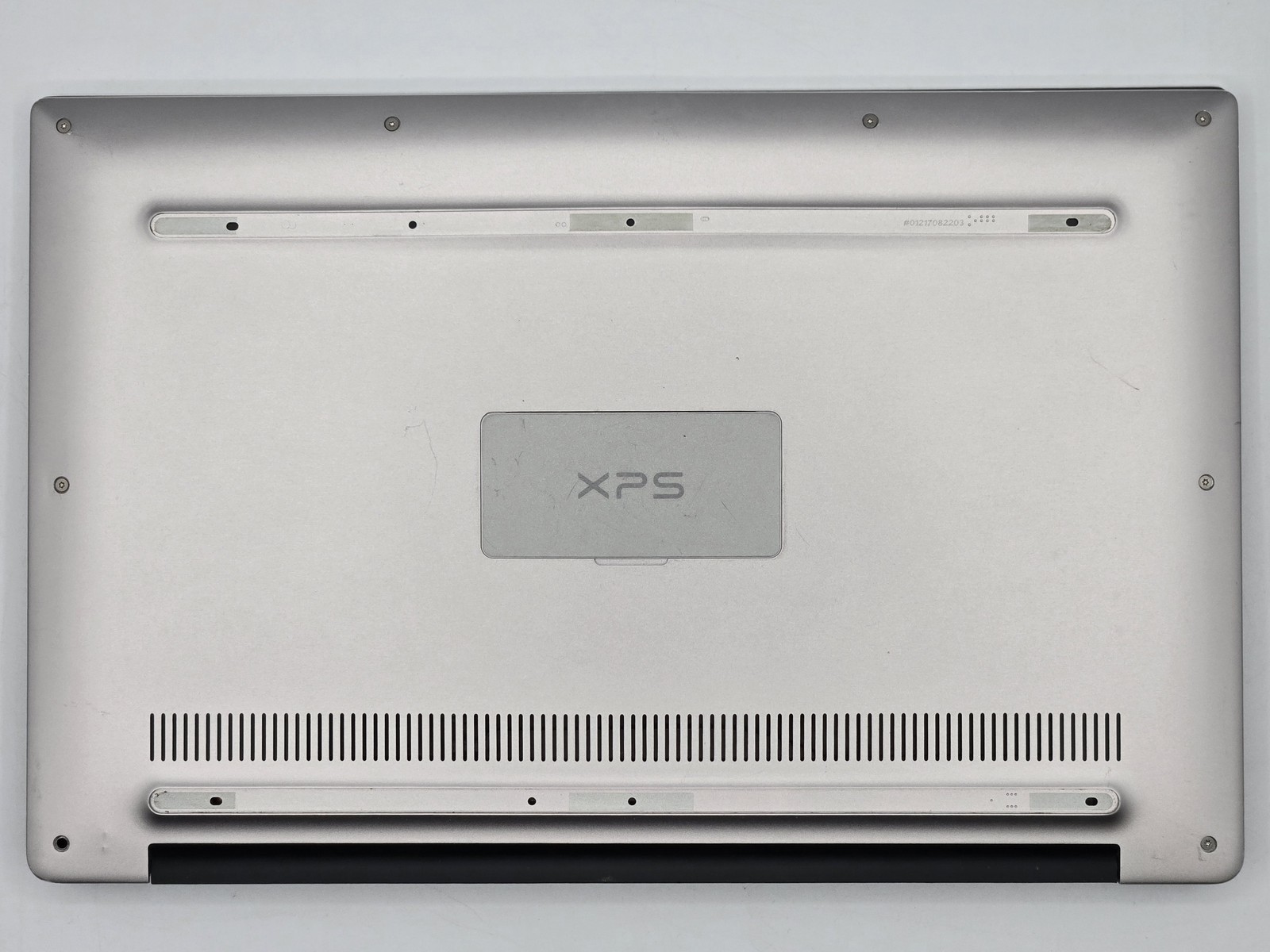 Dell XPS 13 9360 13″ FHD I7-8550U 256GB SSD 8GB W11 Webcam Backlit *READ*