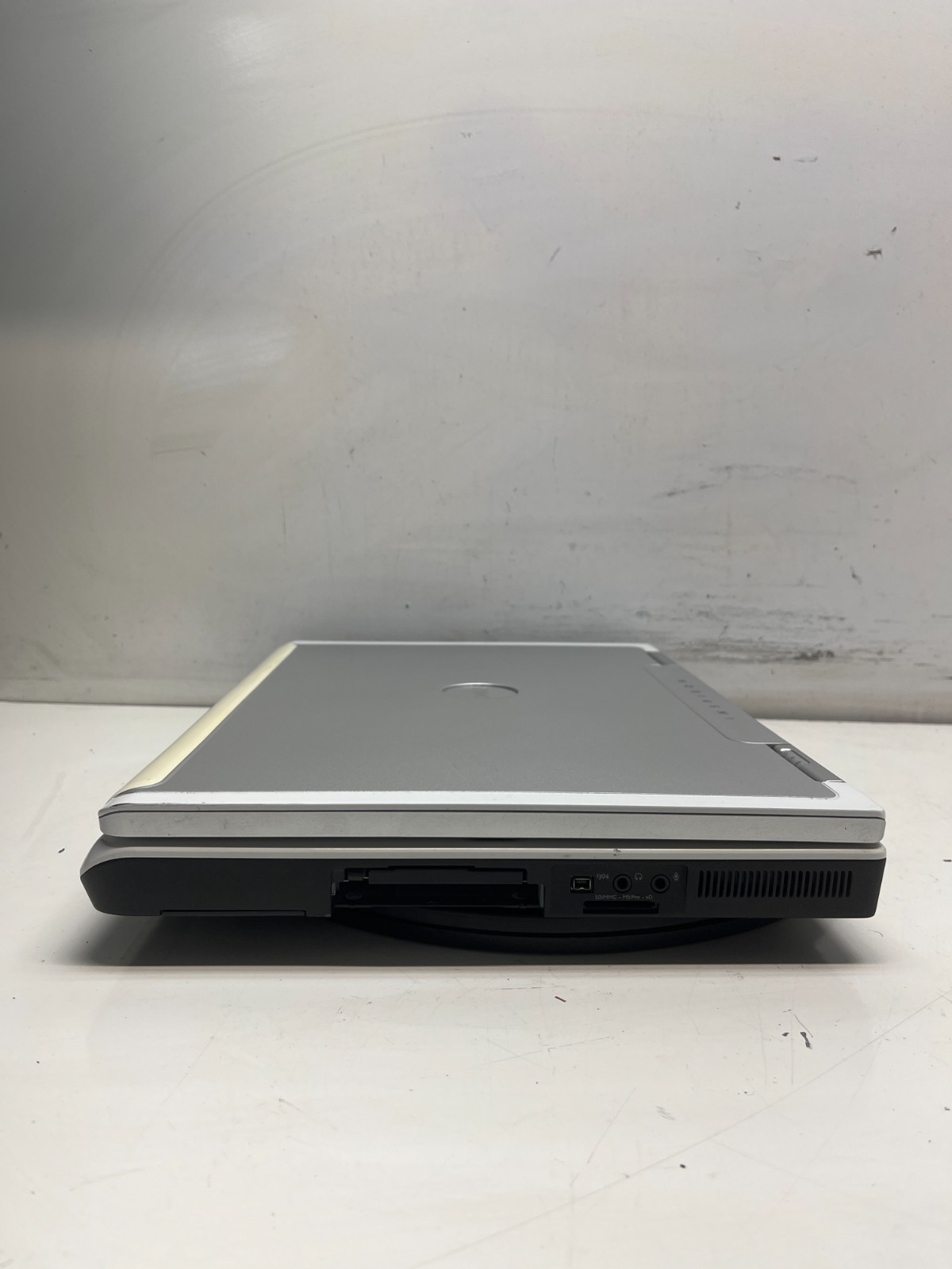 Dell Inspiron E1705 Intel Core 2 Duo 1.60GHz 1GB NO HDD