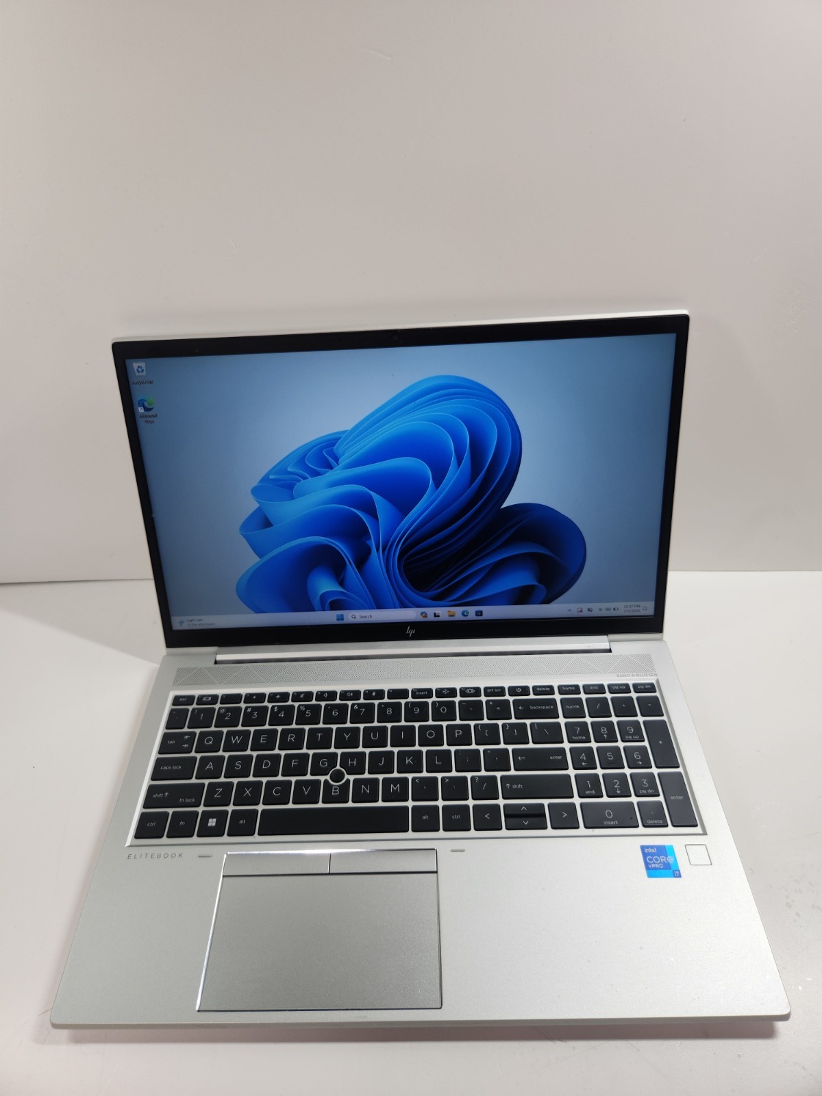 HP EliteBook 840 G8 i7-1185G7 16GB RAM 256GB SSD 17”