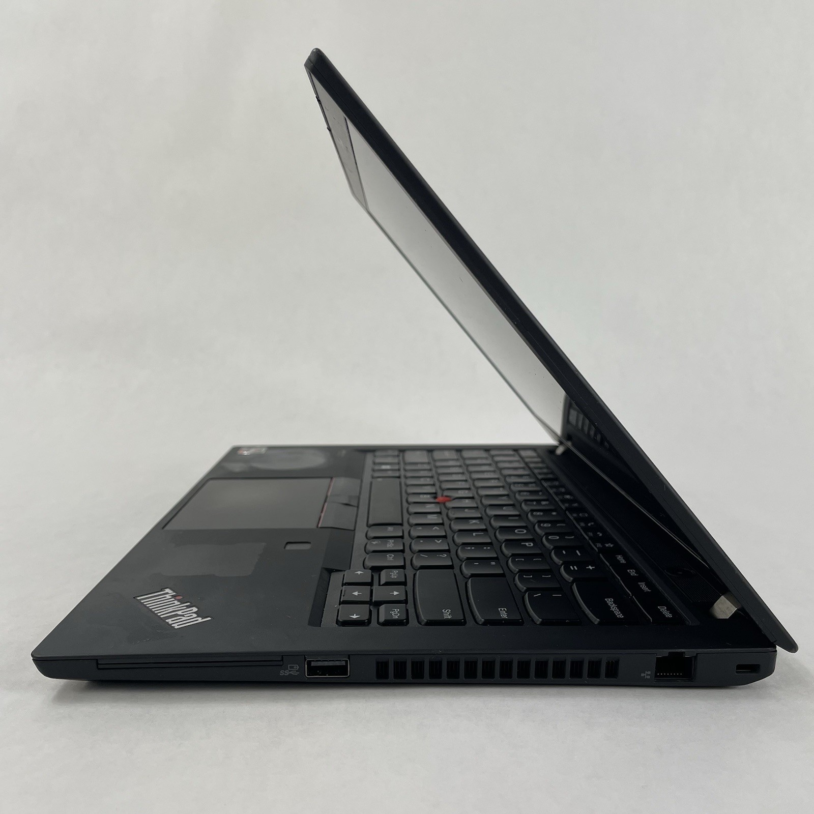 Lenovo ThinkPad T14 Gen 2a 14″ Ryzen7 Pro 5850U 1.90 GHz 16 GB RAM No SSD/OS/AC