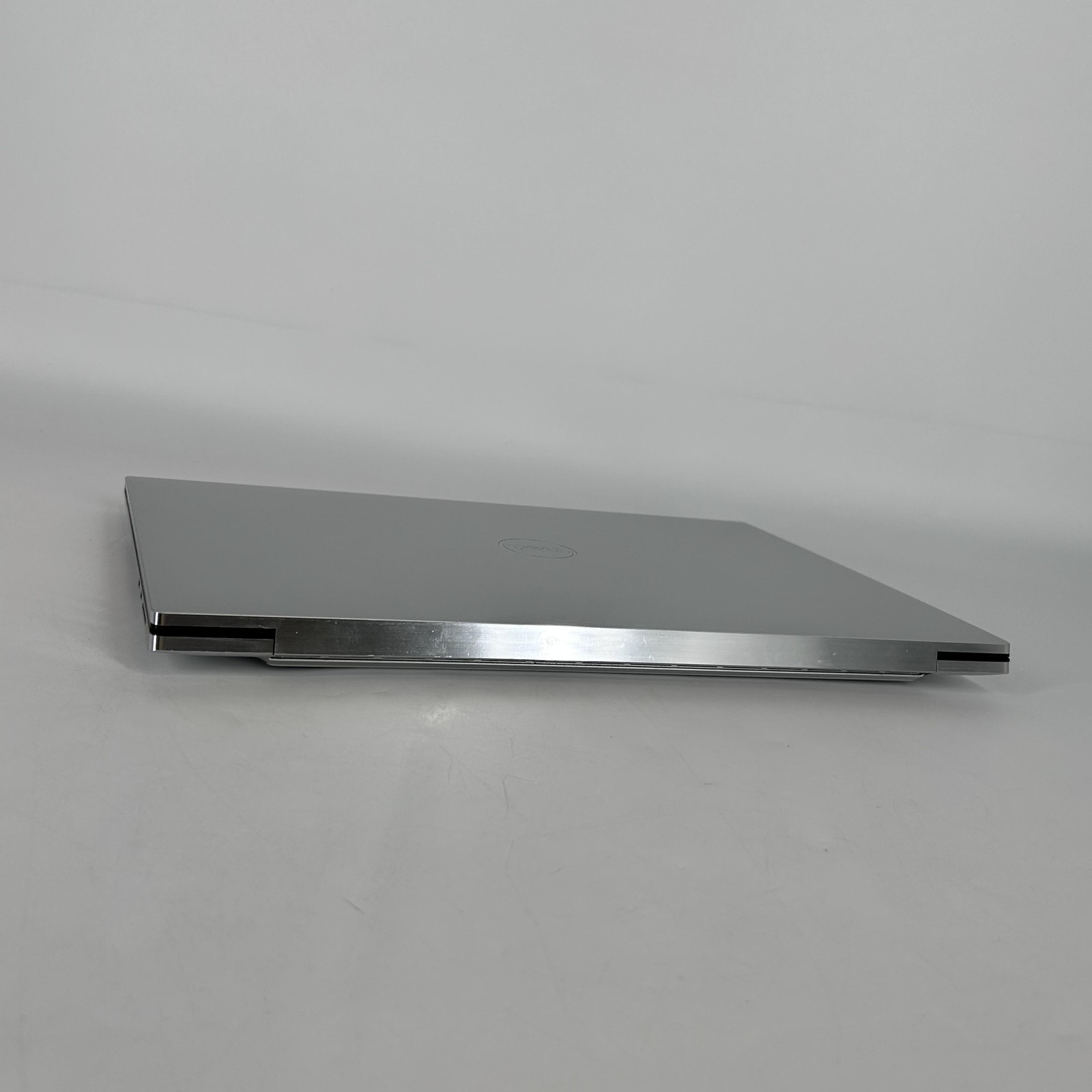 Dell XPS 17 9700 Silver UHD+ TOUCH i9-10885H 2.40GHz 64GB 2TB SSD RTX 2060 Max-Q
