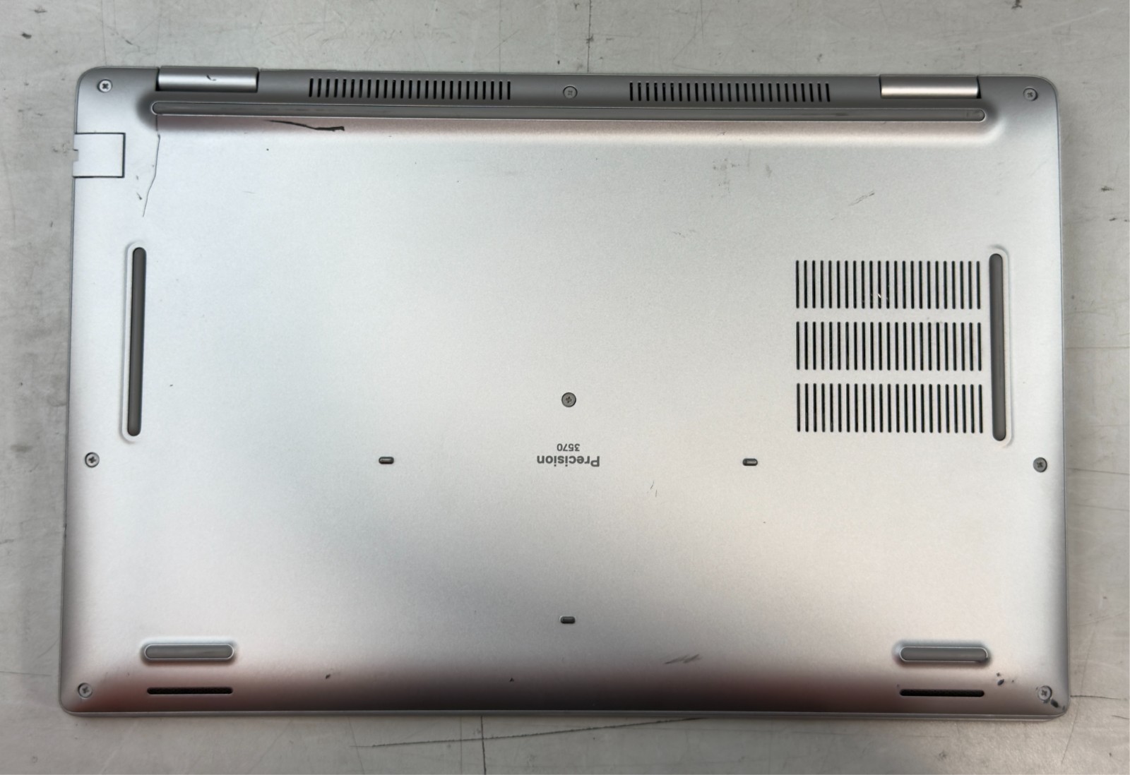 Dell Precision 3570 i7-1265U / 0GB RAM / T550 / NO SSD -RL6110