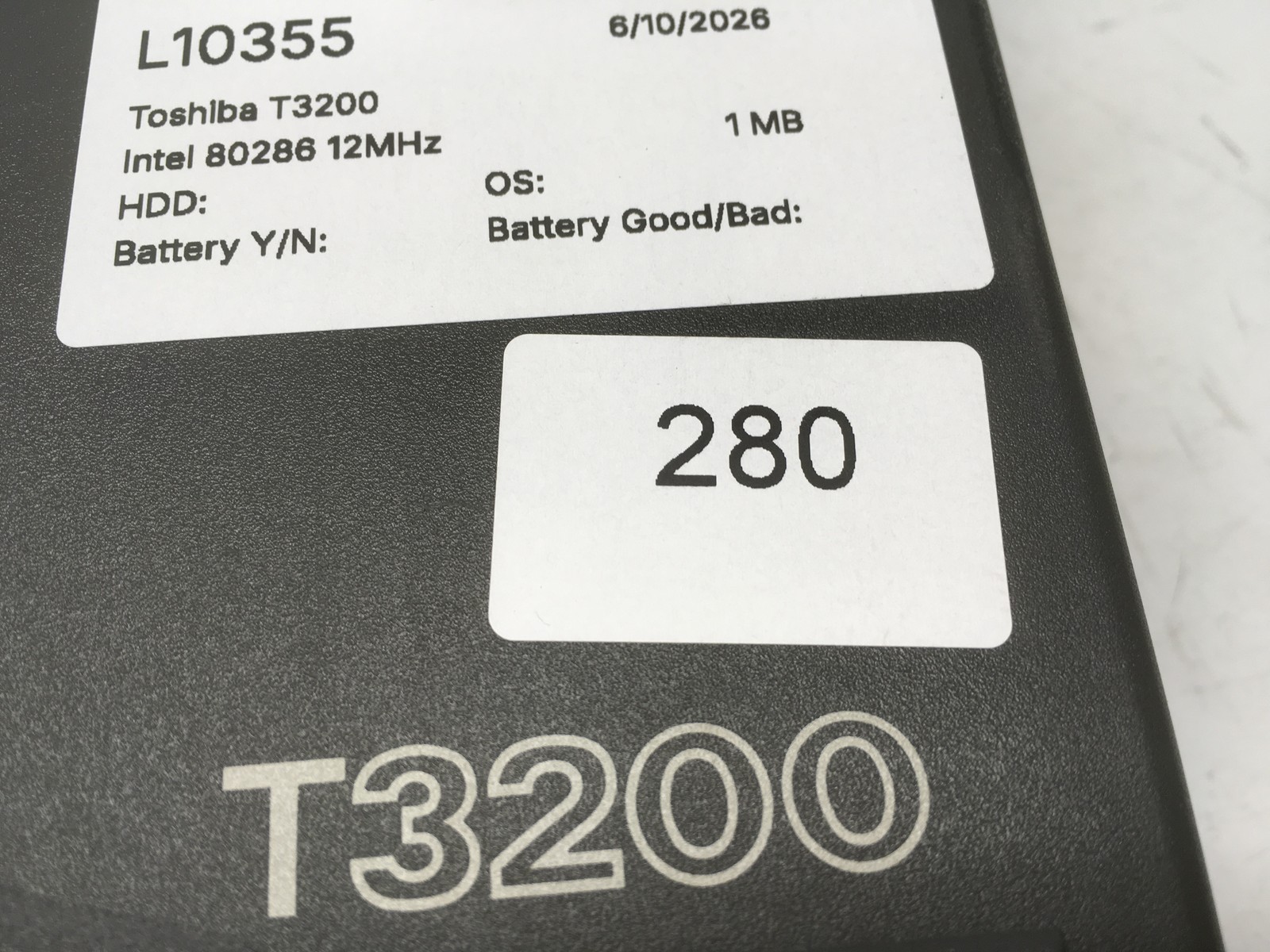 Toshiba T3200 Intel 80286 12MHz 1 MB NO HDD No Batt – SCREEN DMG – PARTS