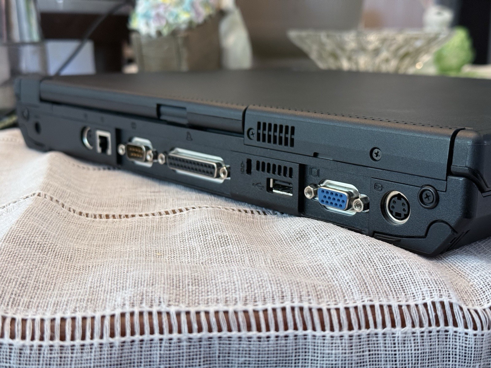 IBM ThinkPad i Series 2621-460 Laptop – Floppy, Serial, CD, BOOTS, BAD HDD