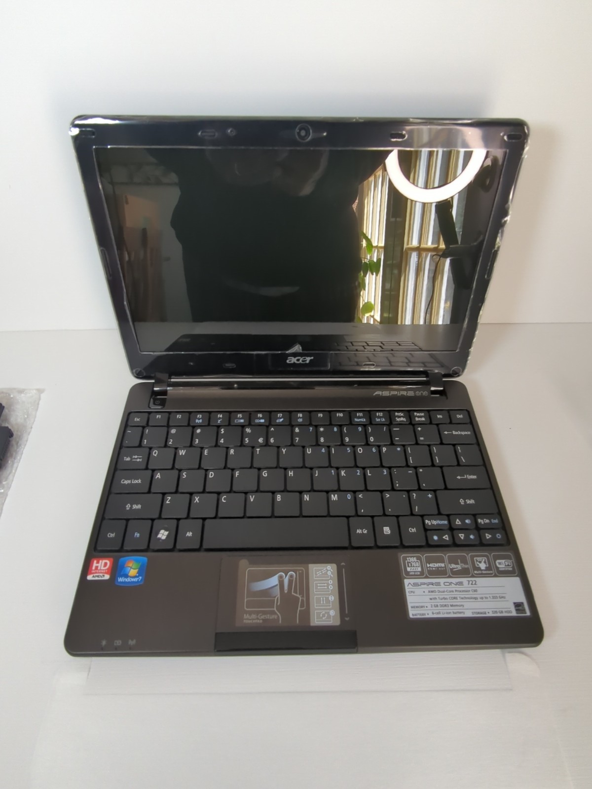 Vintage Acer One 722 11.6″ Windows 7 Netbook Laptop AMD CPU 2GB 320GB HHD