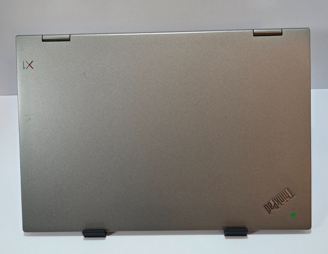 Lenovo ThinkPad X1 Yoga 3rd Gen i7-8650U, 16GB RAM, 256GB NVMe SSD, Charger