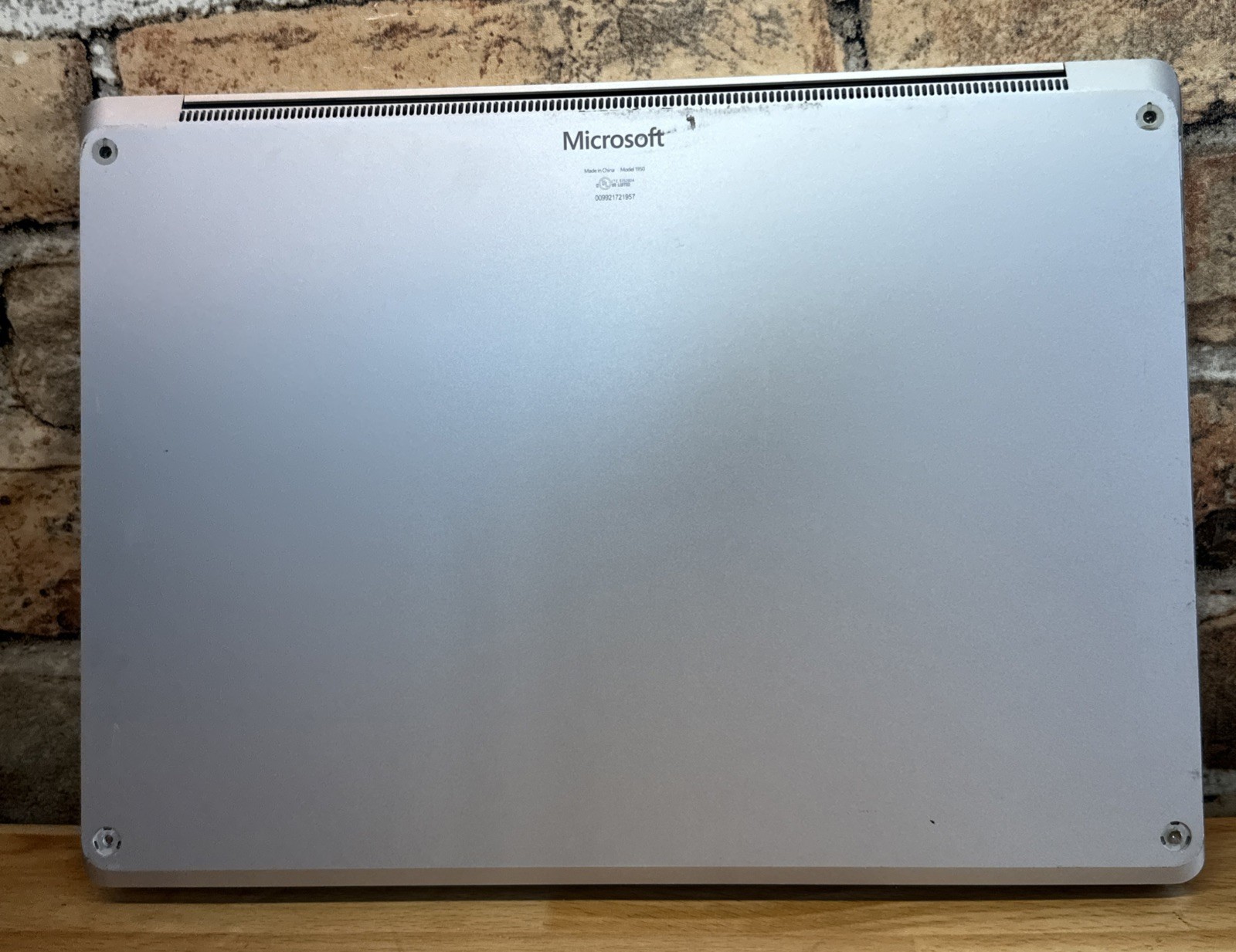 Microsoft 1950 LCD Screen Chassis Battery Assembly No Motherboard