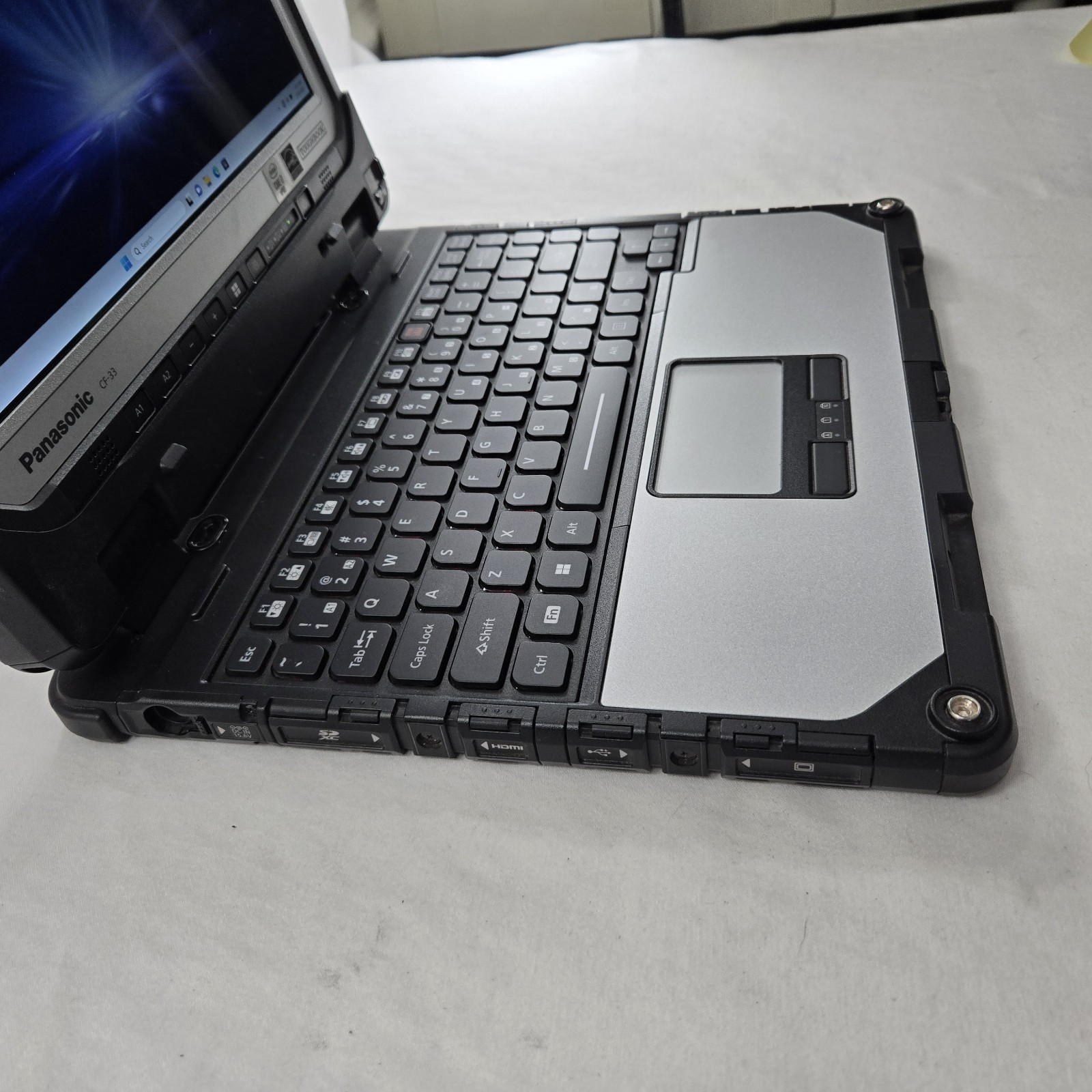 Panasonic Toughbook CF-33 i7-10810U 1.10GHz 512GB SSD 32GB Ram 4G GPS — Grade B