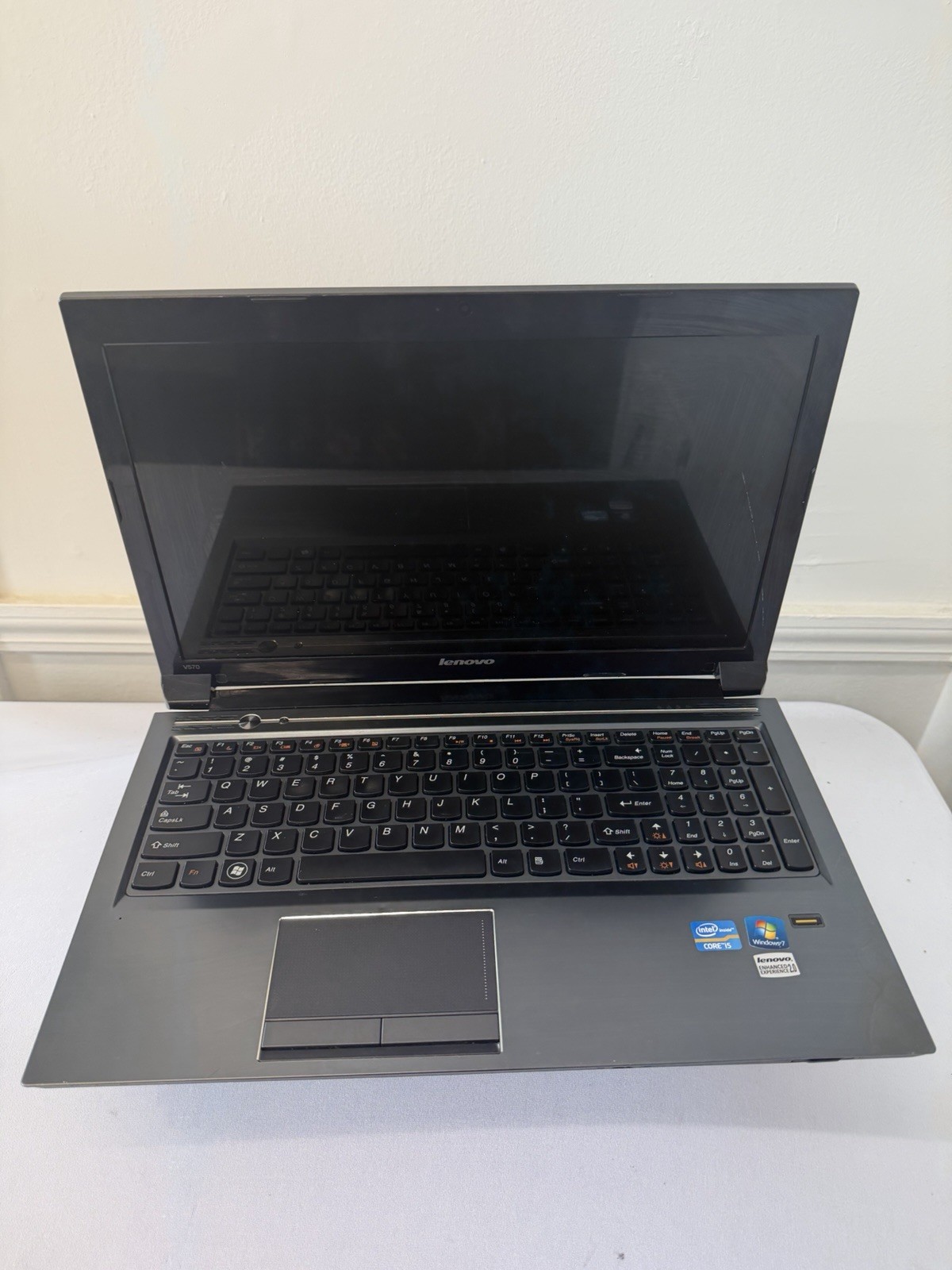 Lenovo V570 Laptop – Good Screen – Intel i5-2450M – RAM 6 GB – Read Des