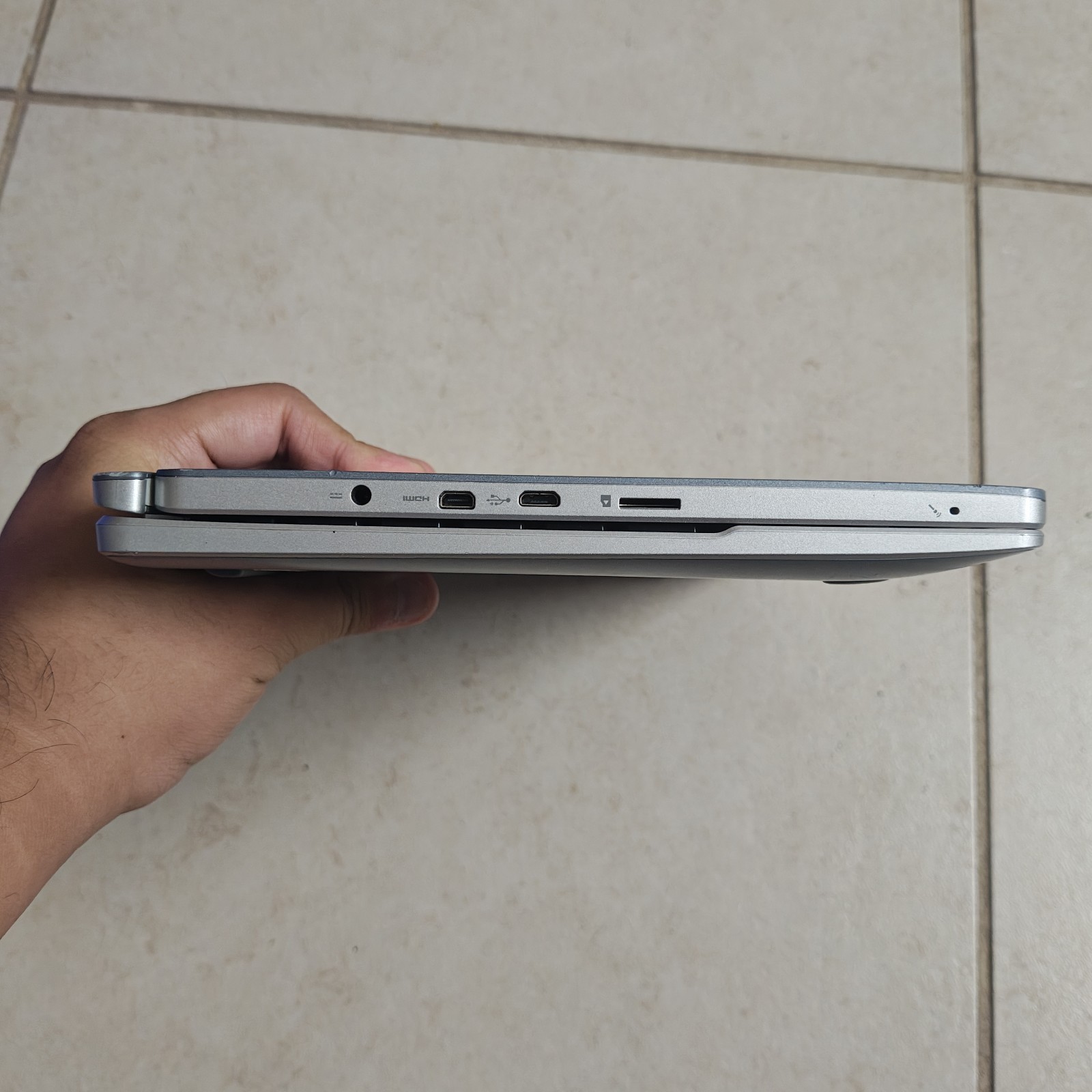 Acer Aspire Switch 10 T77H462 2-in-1 Windows Laptop – UNTESTED #3893