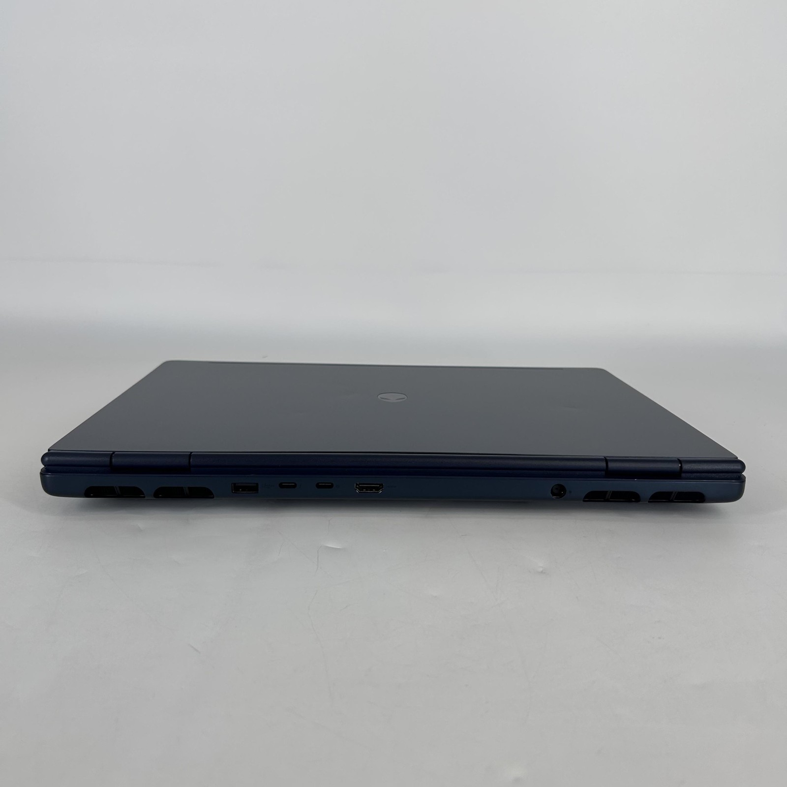 Dell Alienware 16X Aurora 240Hz QHD+ 2.7 GHz Ultra 9 275HX 64GB 2TB SSD RTX 5070