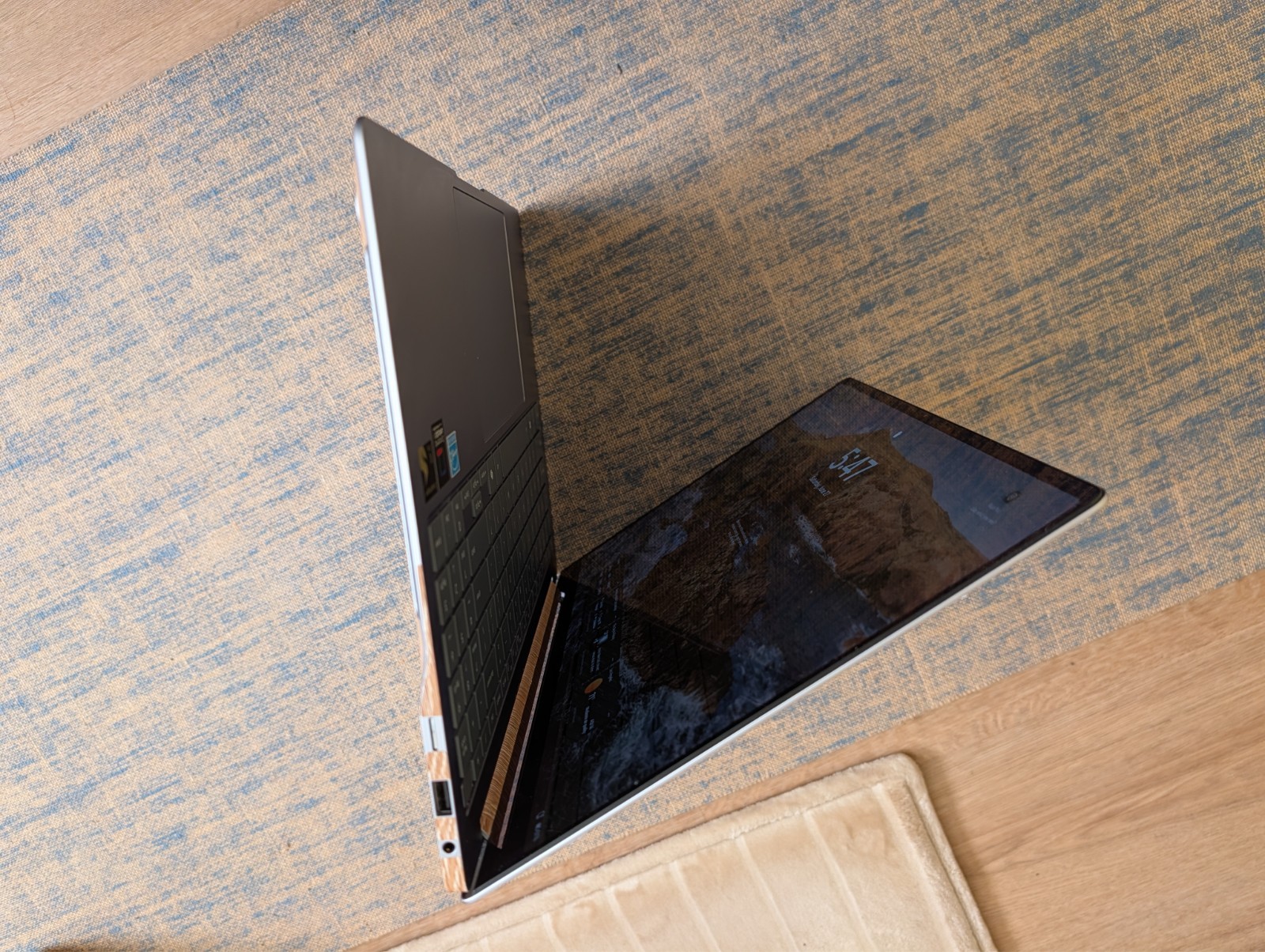 Samsung Galaxy Book4 Edge 16″ Snapdragon X Elite 3.4GHz 16GB RAM 512GB