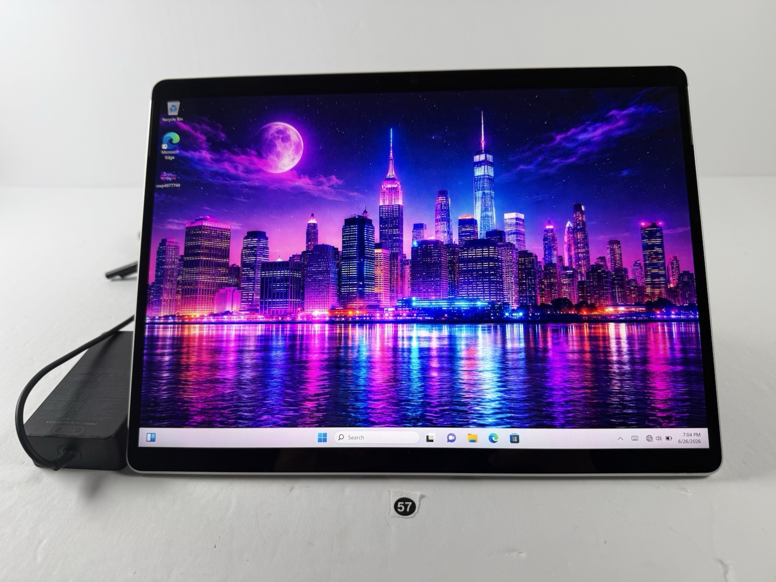 Microsoft Surface Pro 8 (1982) i5-1145G7 – 16GB RAM – 256GB 120Hz – Win 11 Pro