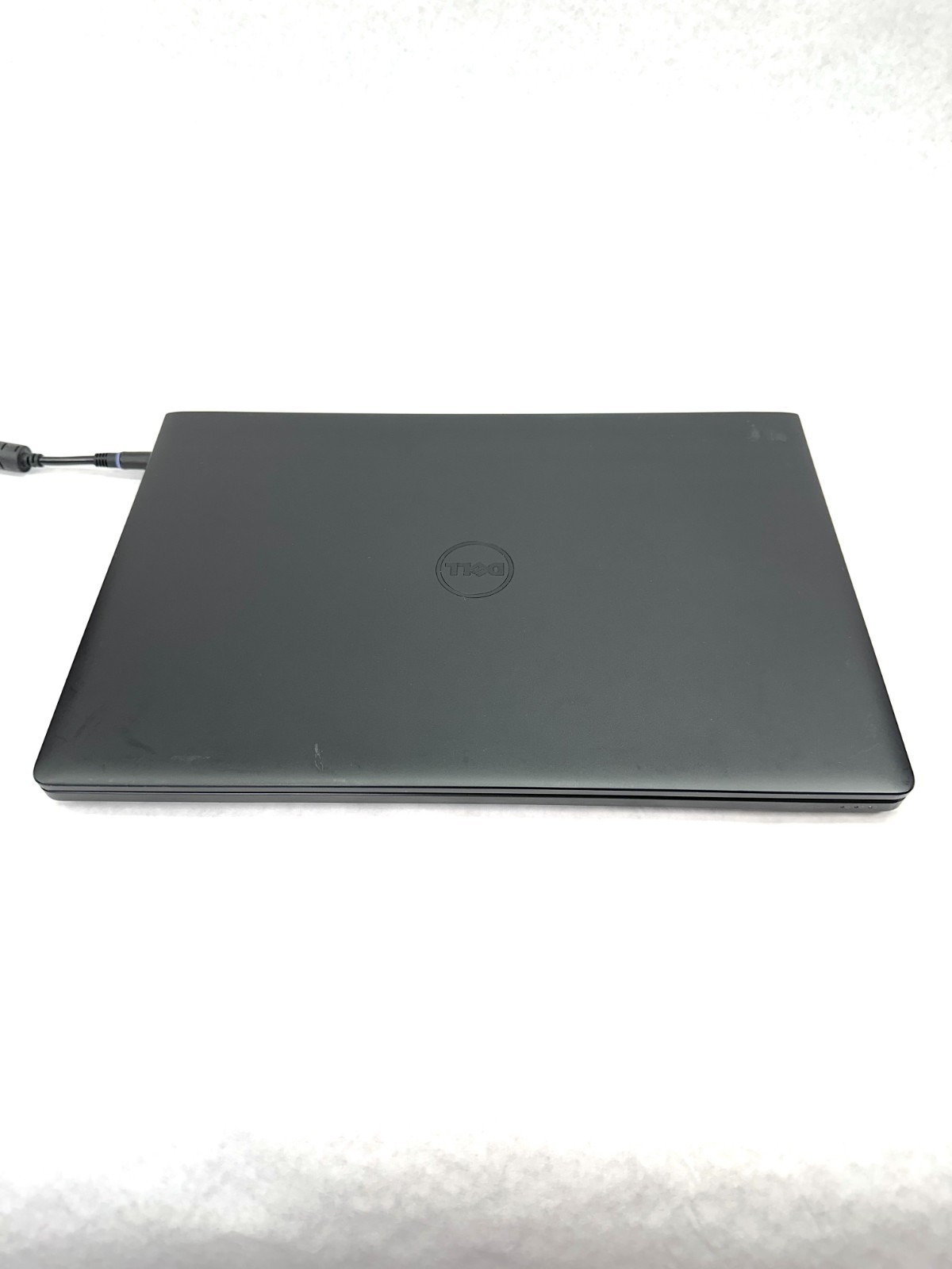 Dell Latitude 3570 Intel i5-6200U, 2.3Ghz 4GM RAM 500GB SATA HHD WIN 10P Charger